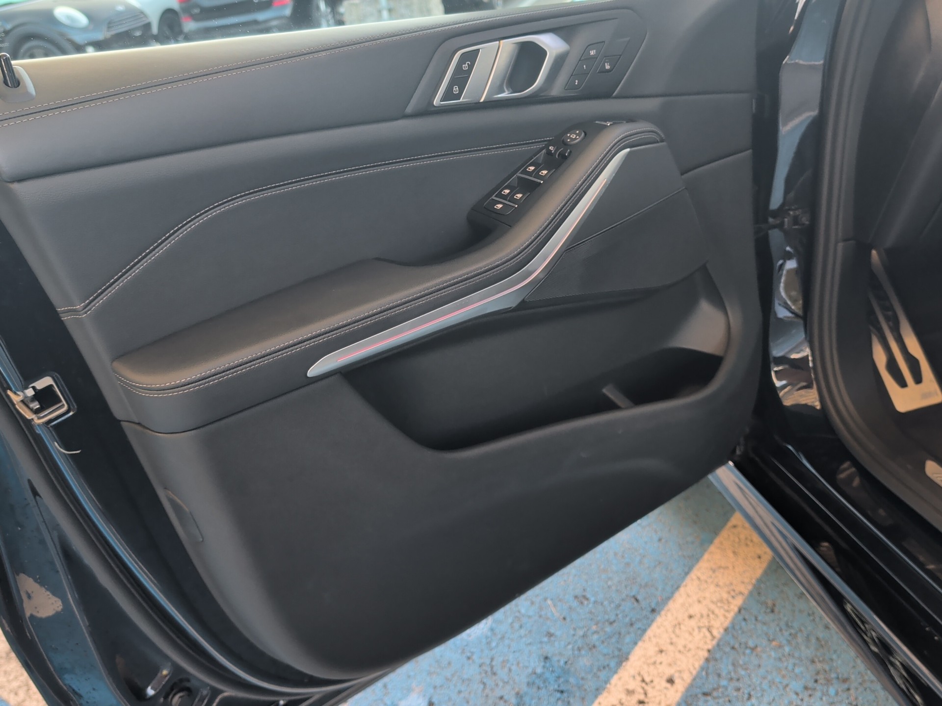 BMW X5 xDrive 48V 40d M Sport Steptronic-image-11