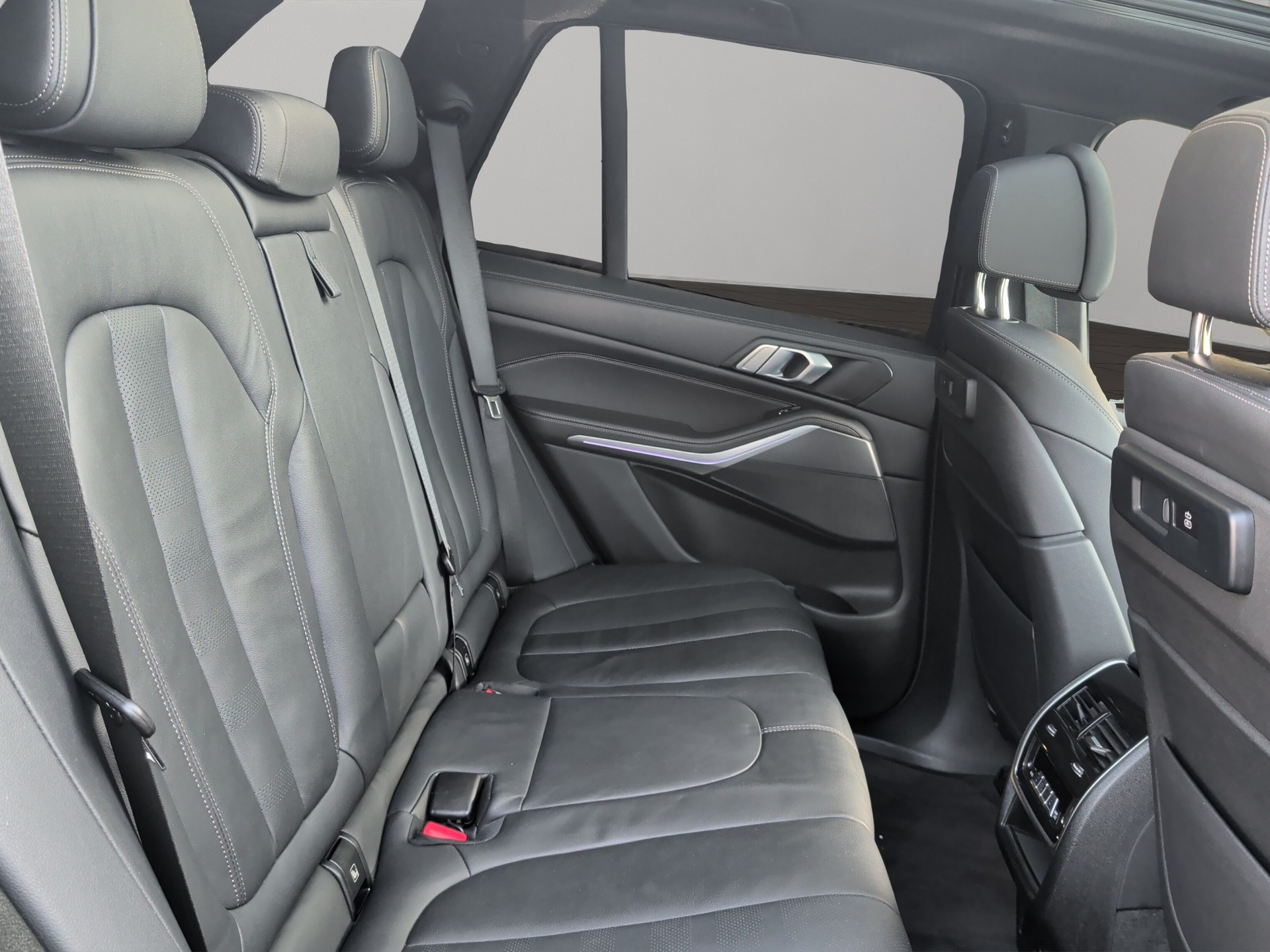 BMW X5 xDrive 48V 40d M Sport Steptronic-image-21