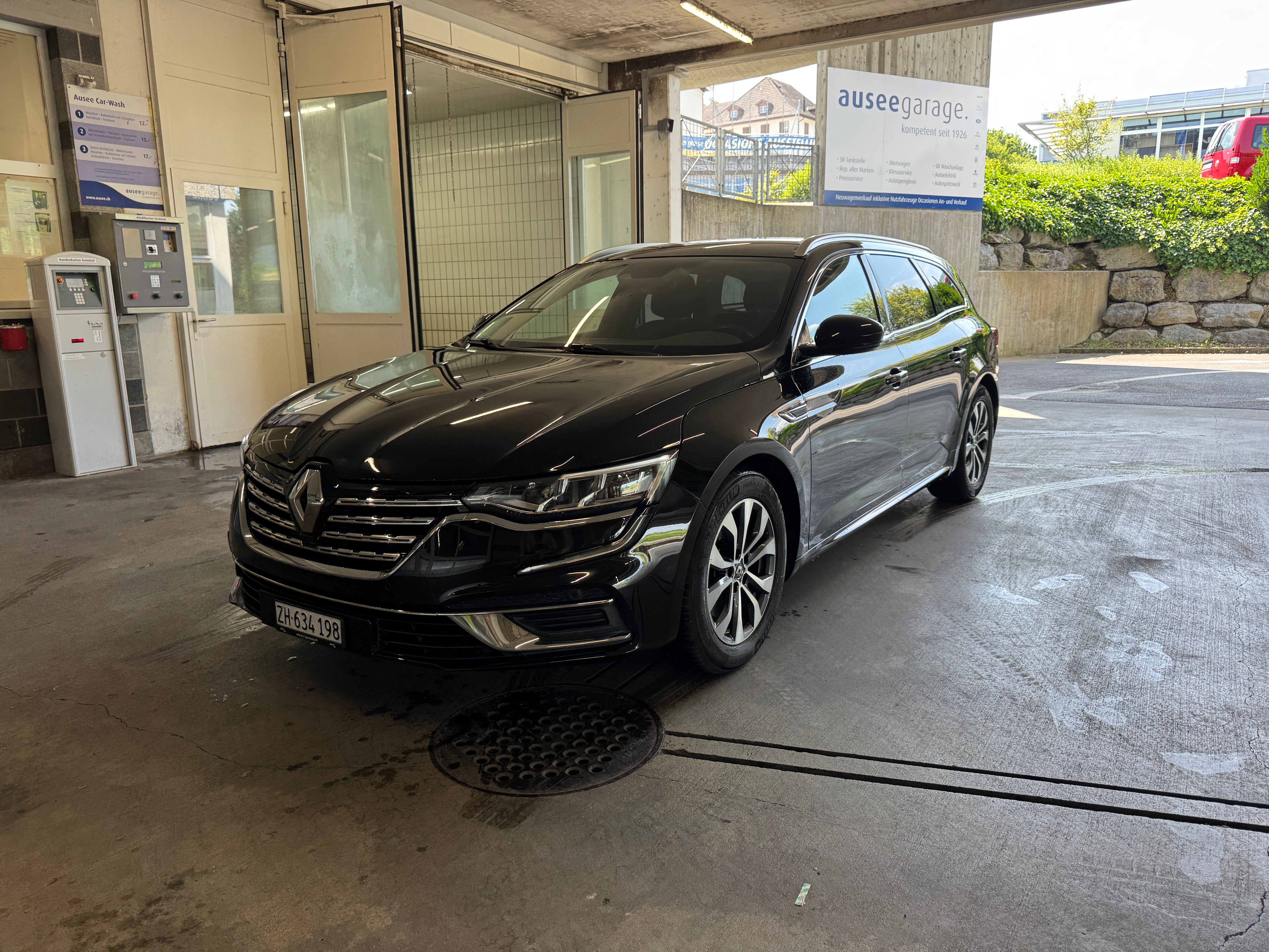 Car photo