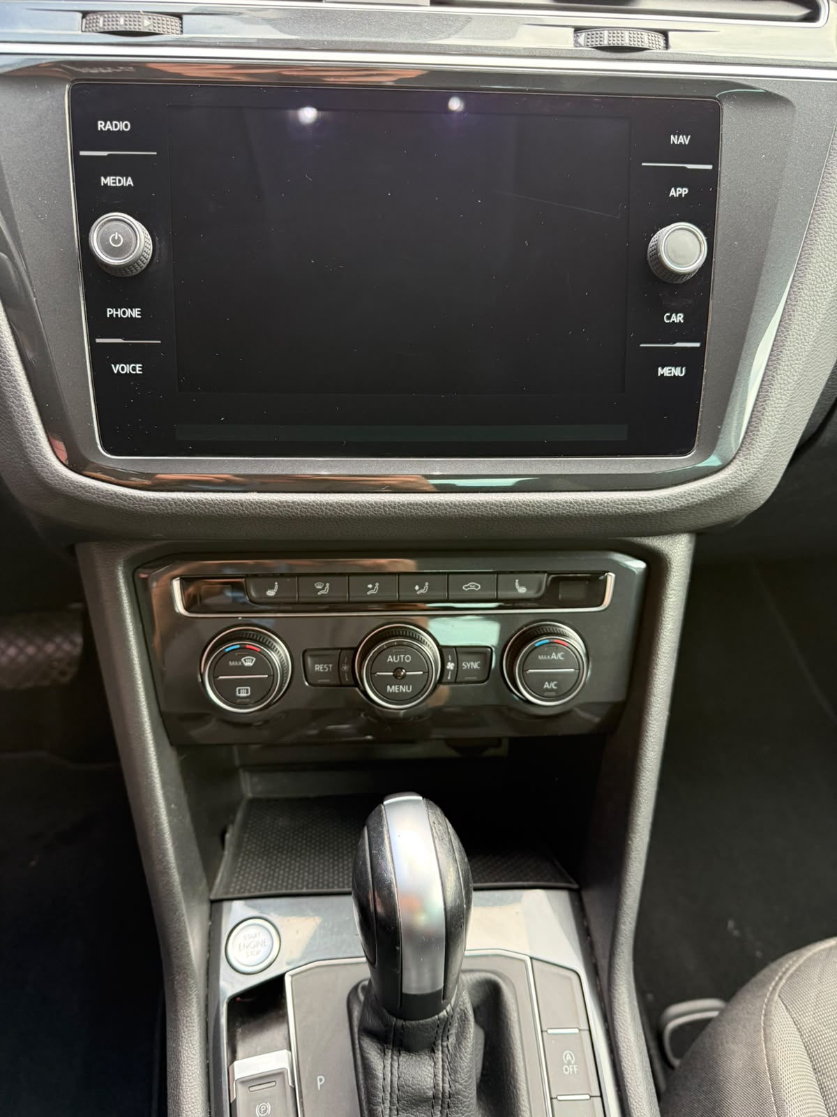 VW Tiguan 2.0 TDI SCR Comfortline 4Motion DSG-image-5