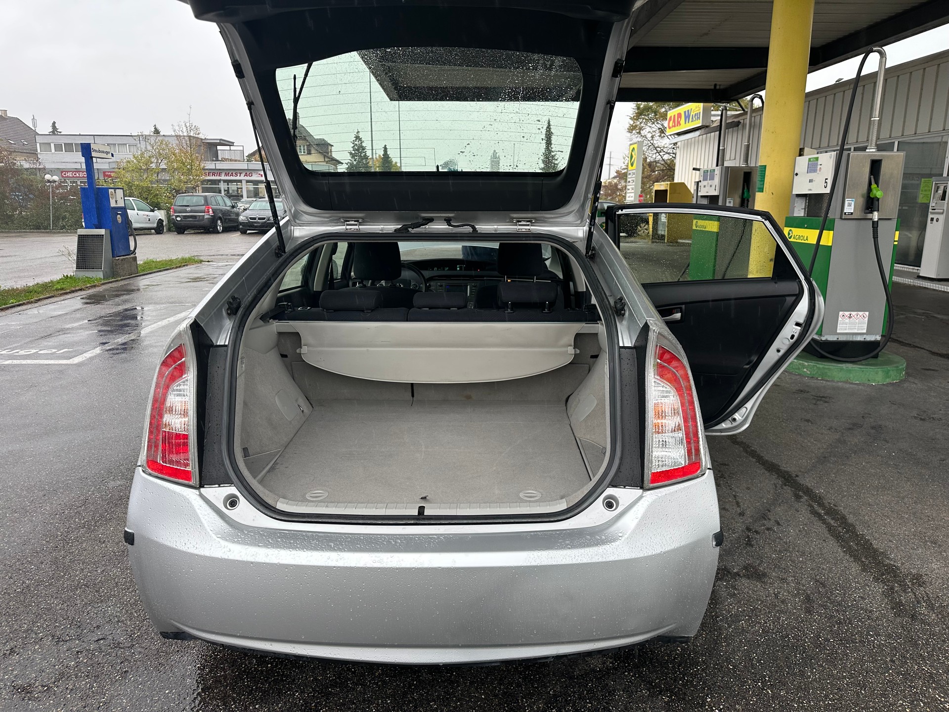 TOYOTA Prius 1.8 16V HSD Sol-image-10