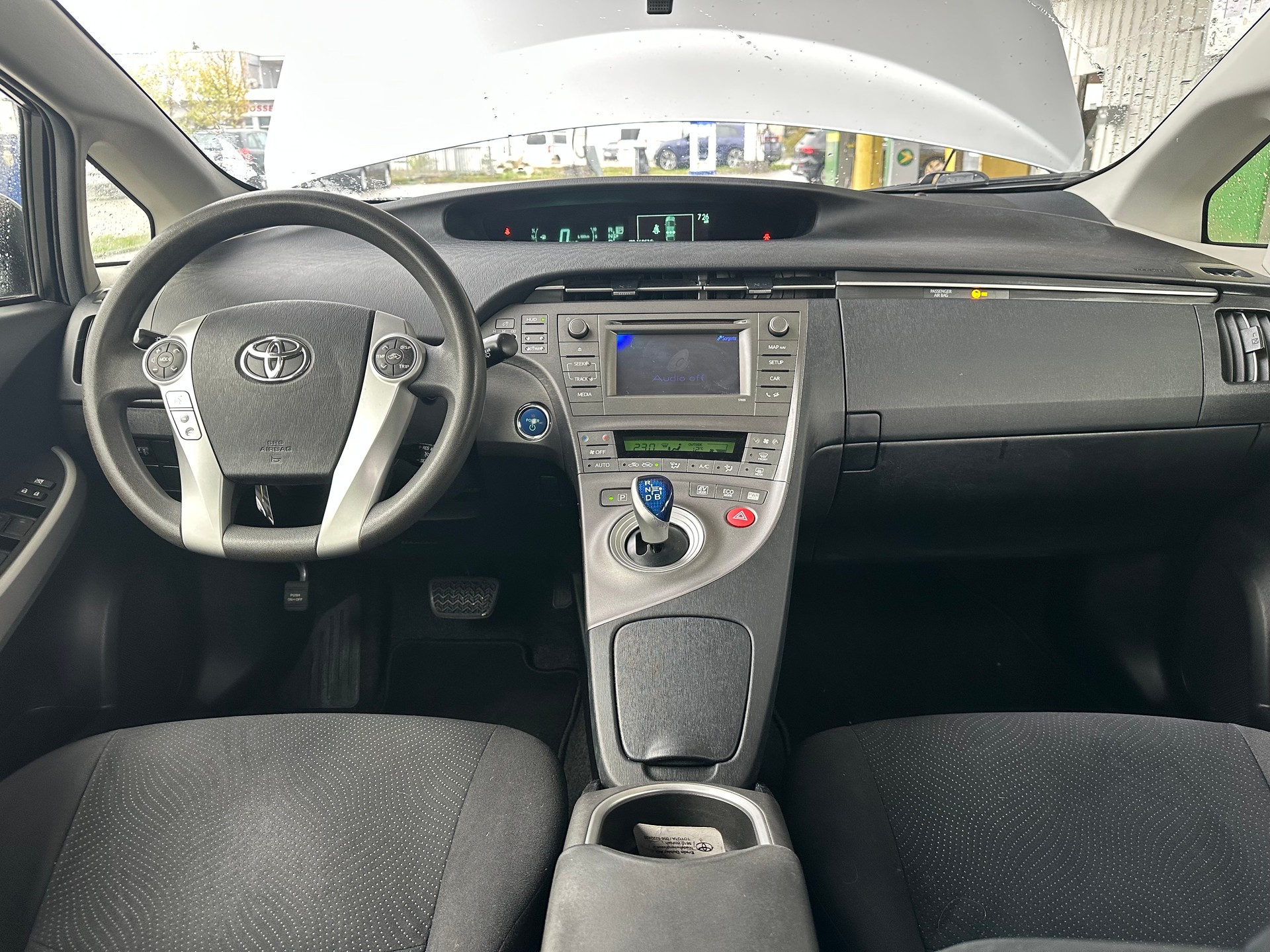 TOYOTA Prius 1.8 16V HSD Sol-image-8