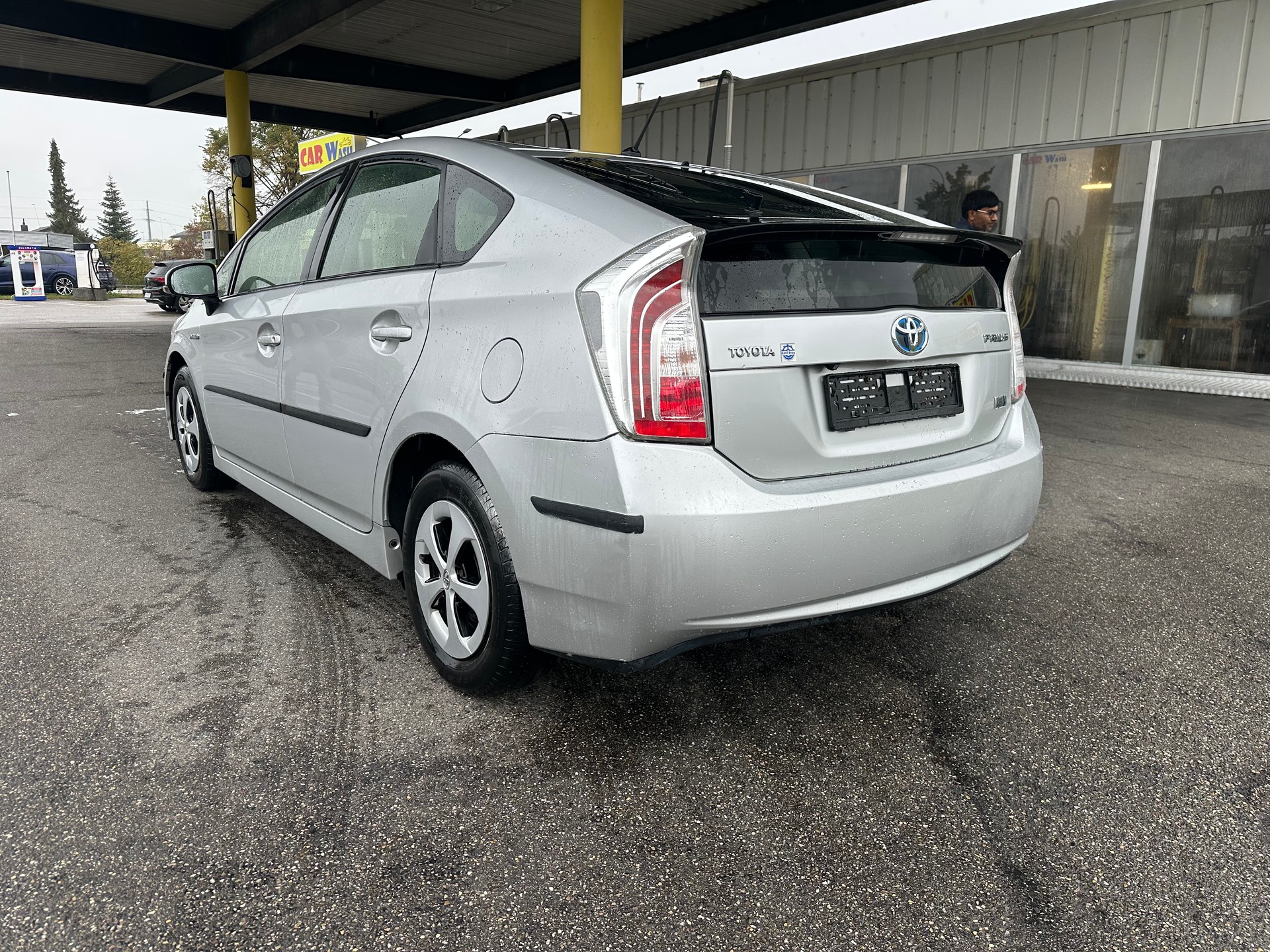 TOYOTA Prius 1.8 16V HSD Sol-image-3