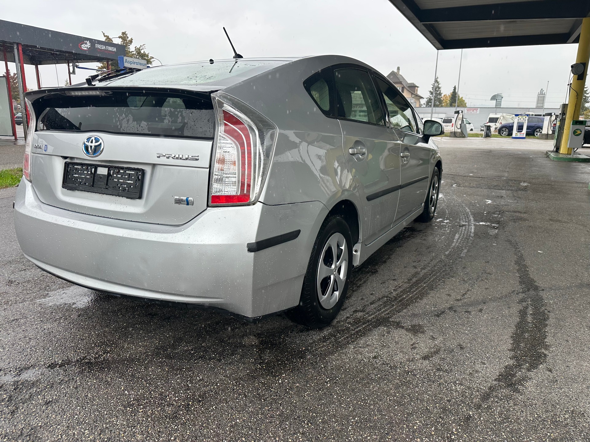 TOYOTA Prius 1.8 16V HSD Sol-image-5