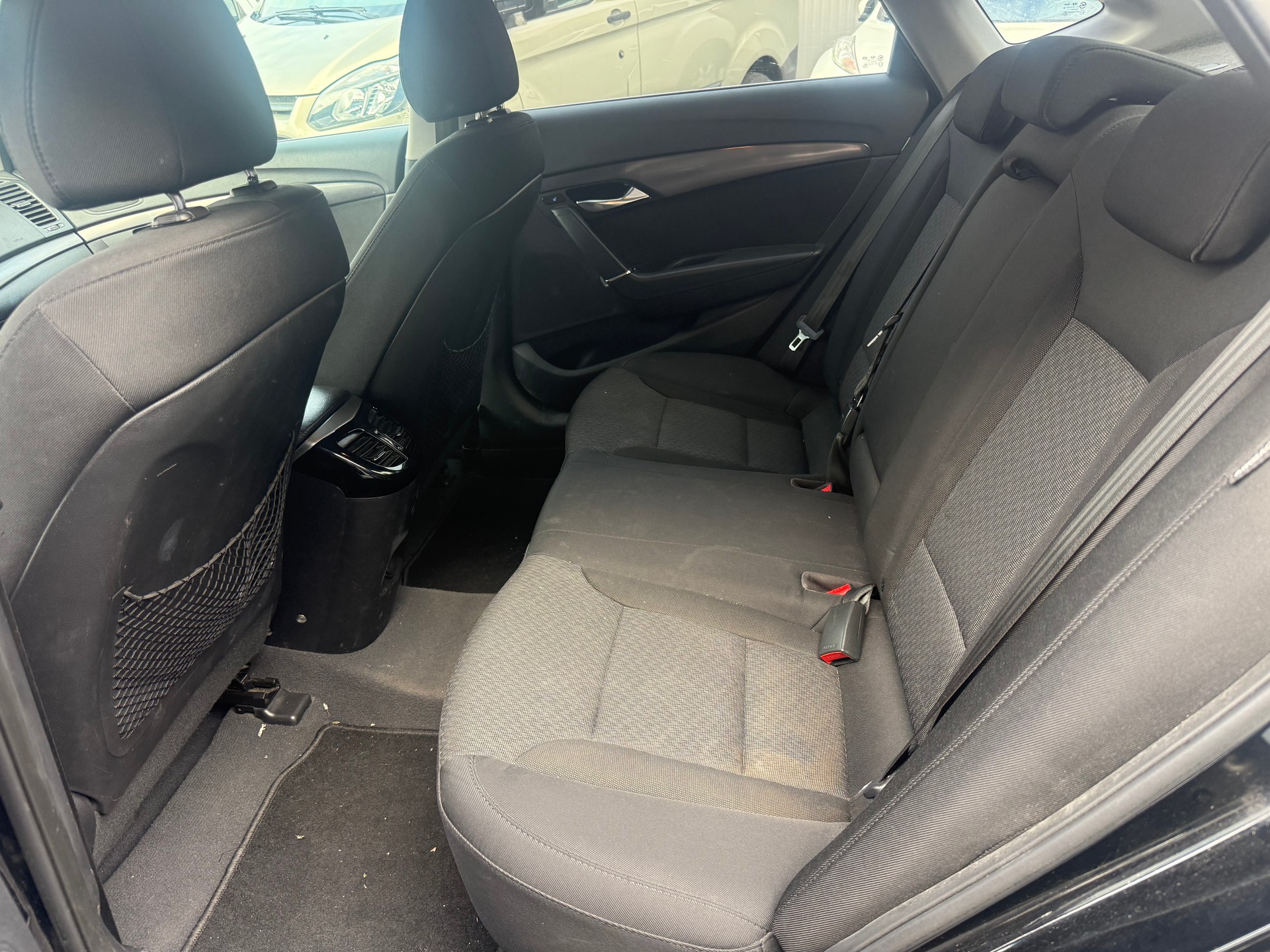 HYUNDAI i40 1.7 CRDI Premium Automatic-image-5