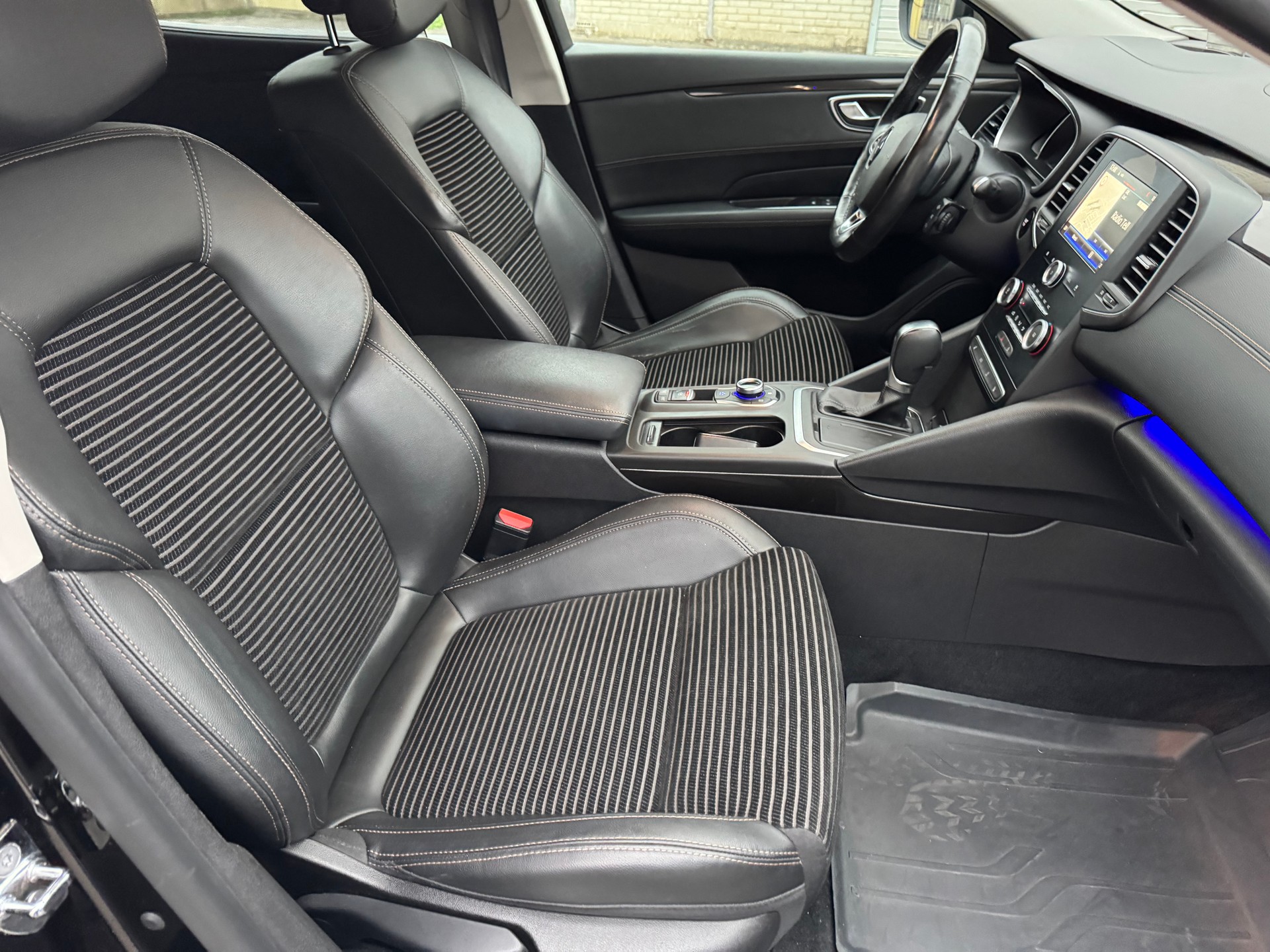 RENAULT Talisman Grandtour 1.6 dCi Intens EDC-image-10