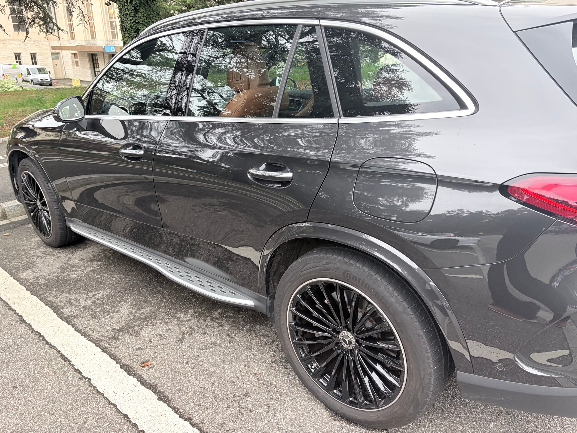 MERCEDES-BENZ GLC 400 e AMG Line 4matic-image-4