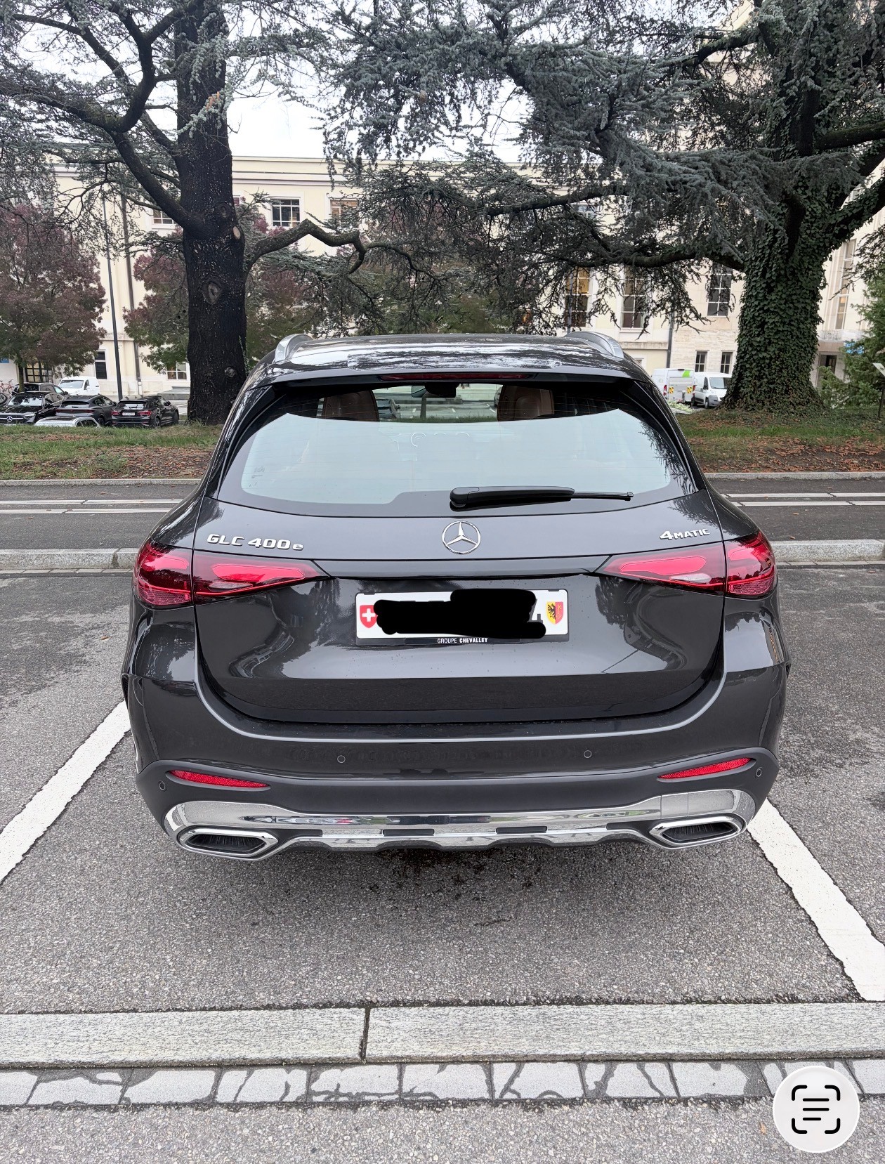 MERCEDES-BENZ GLC 400 e AMG Line 4matic-image-5