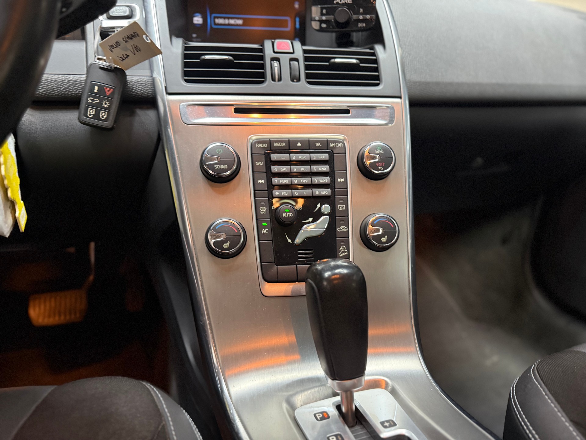 VOLVO XC60 D3 AWD Kinetic Geartronic-image-10