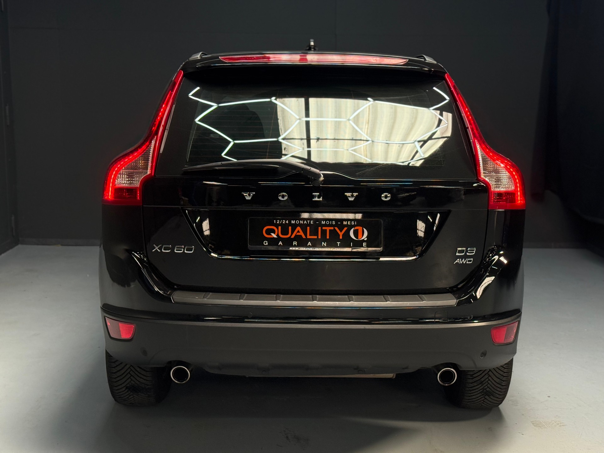 VOLVO XC60 D3 AWD Kinetic Geartronic-image-4