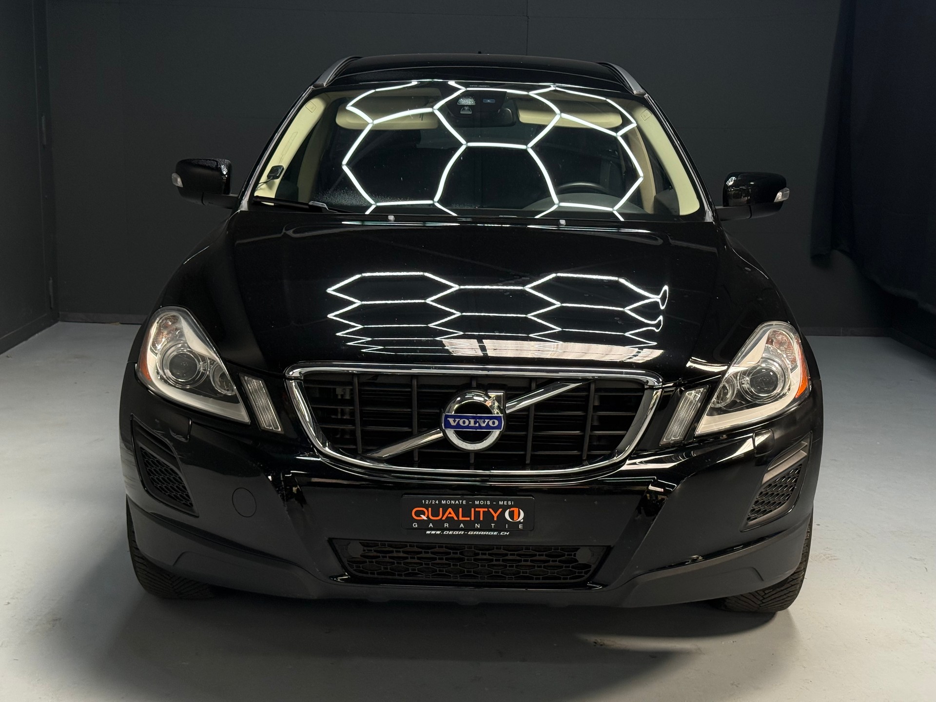VOLVO XC60 D3 AWD Kinetic Geartronic-image-1