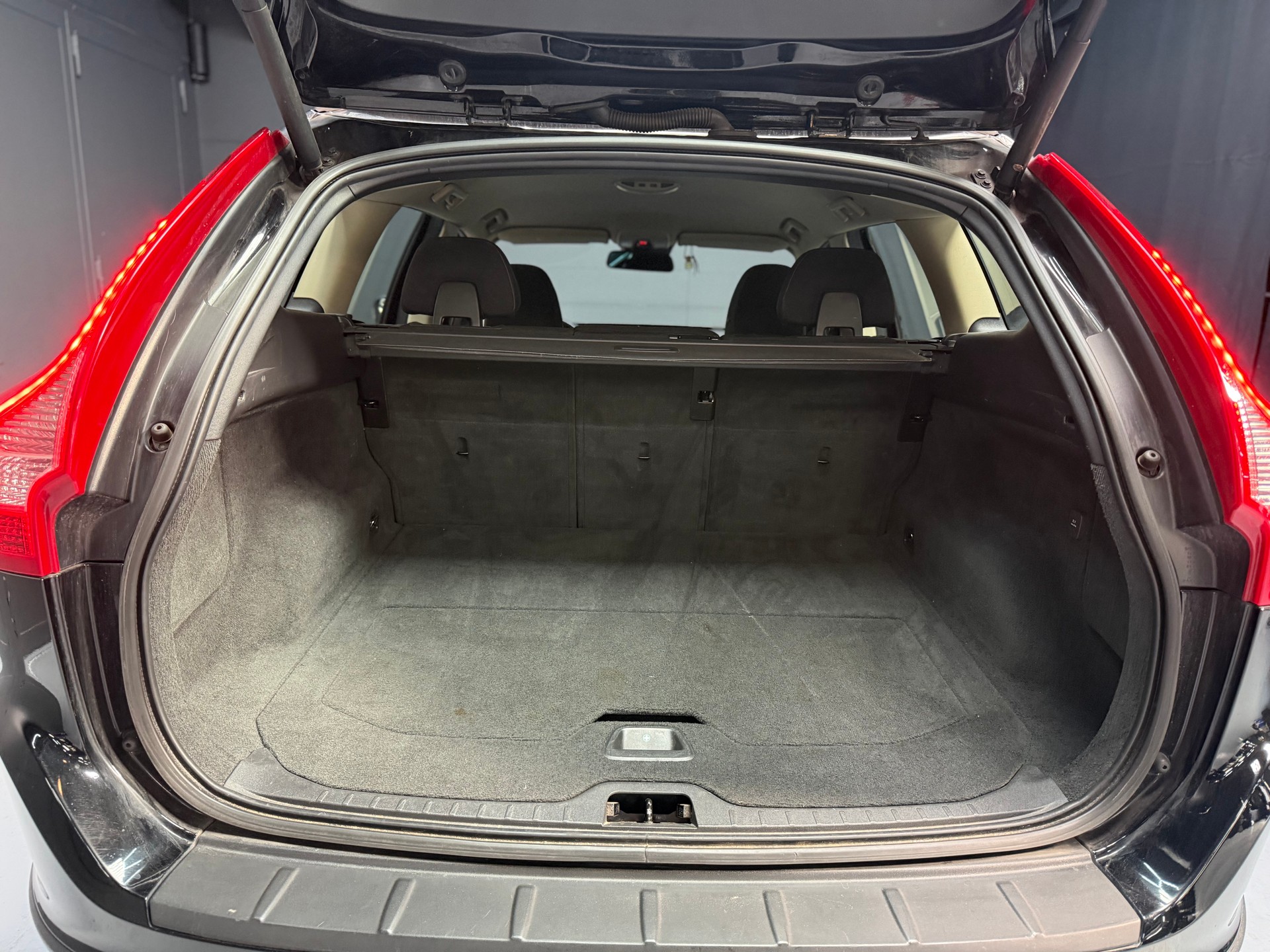 VOLVO XC60 D3 AWD Kinetic Geartronic-image-12