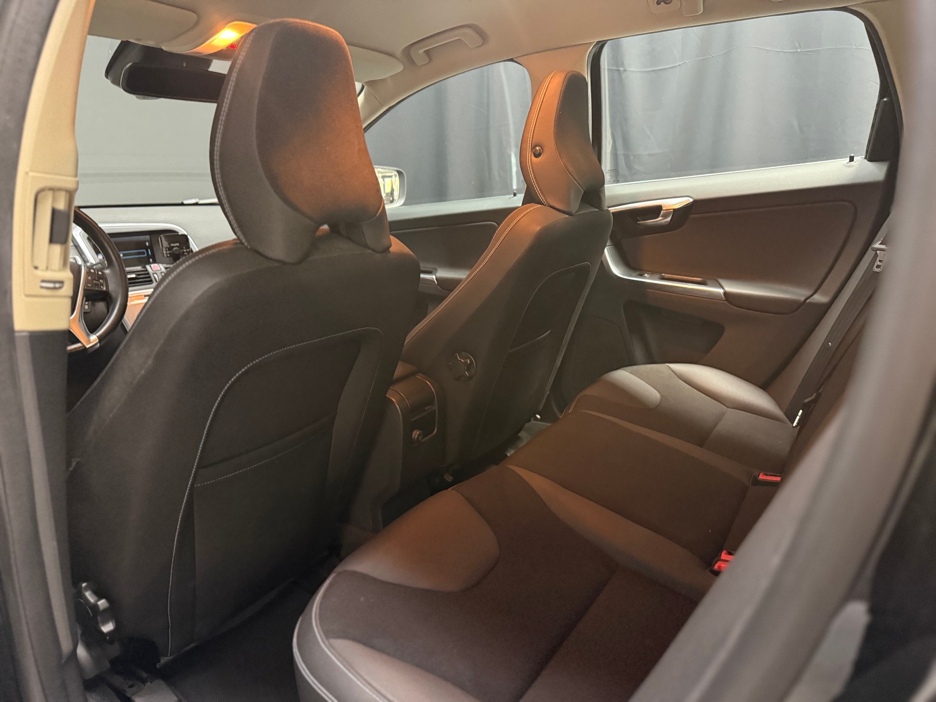 VOLVO XC60 D3 AWD Kinetic Geartronic-image-11