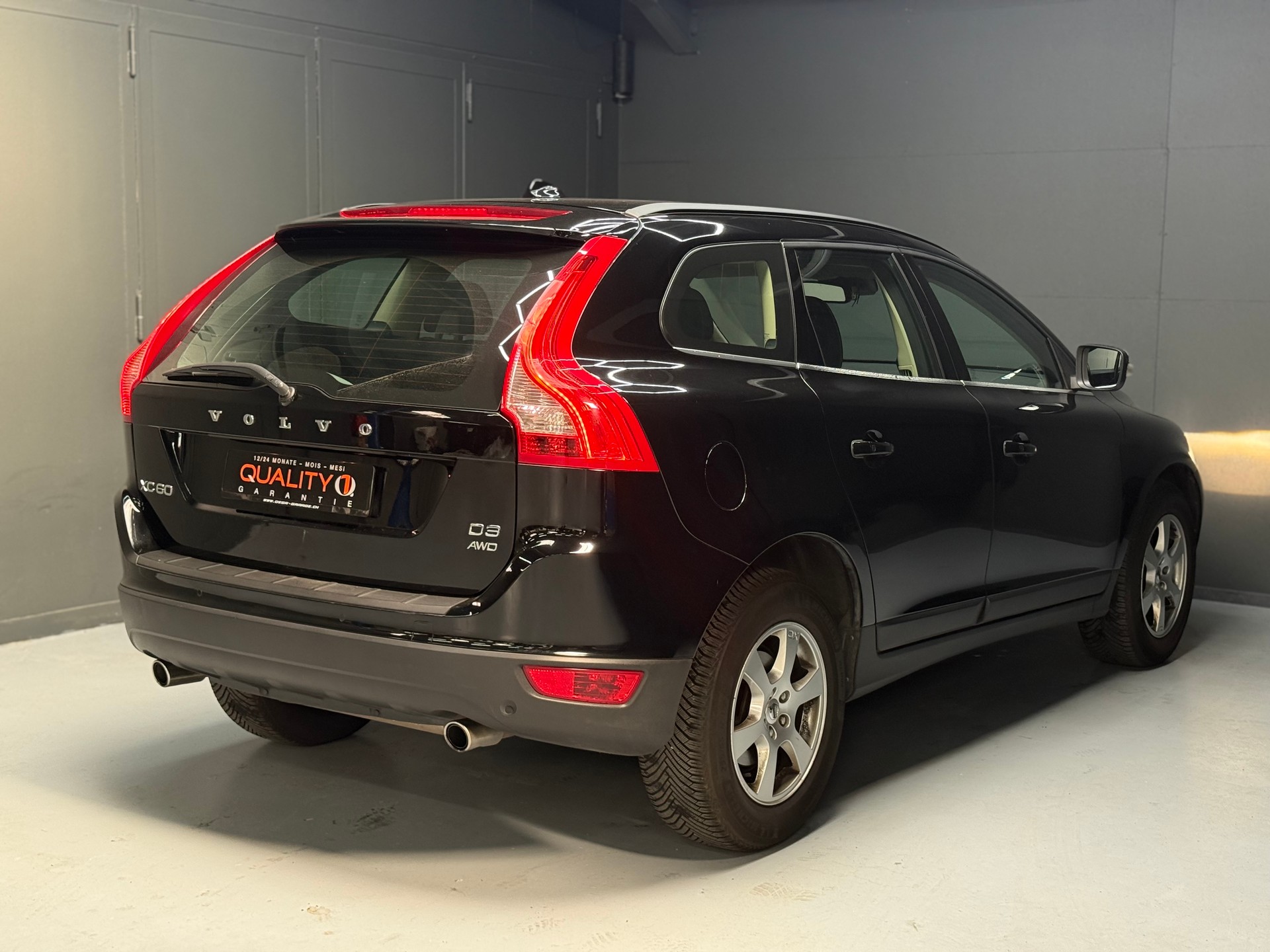 VOLVO XC60 D3 AWD Kinetic Geartronic-image-3