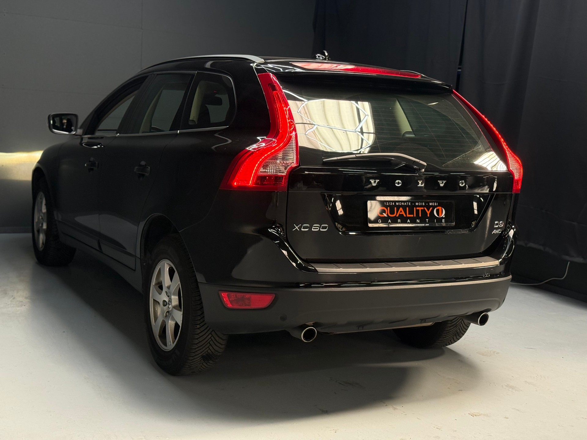 VOLVO XC60 D3 AWD Kinetic Geartronic-image-5