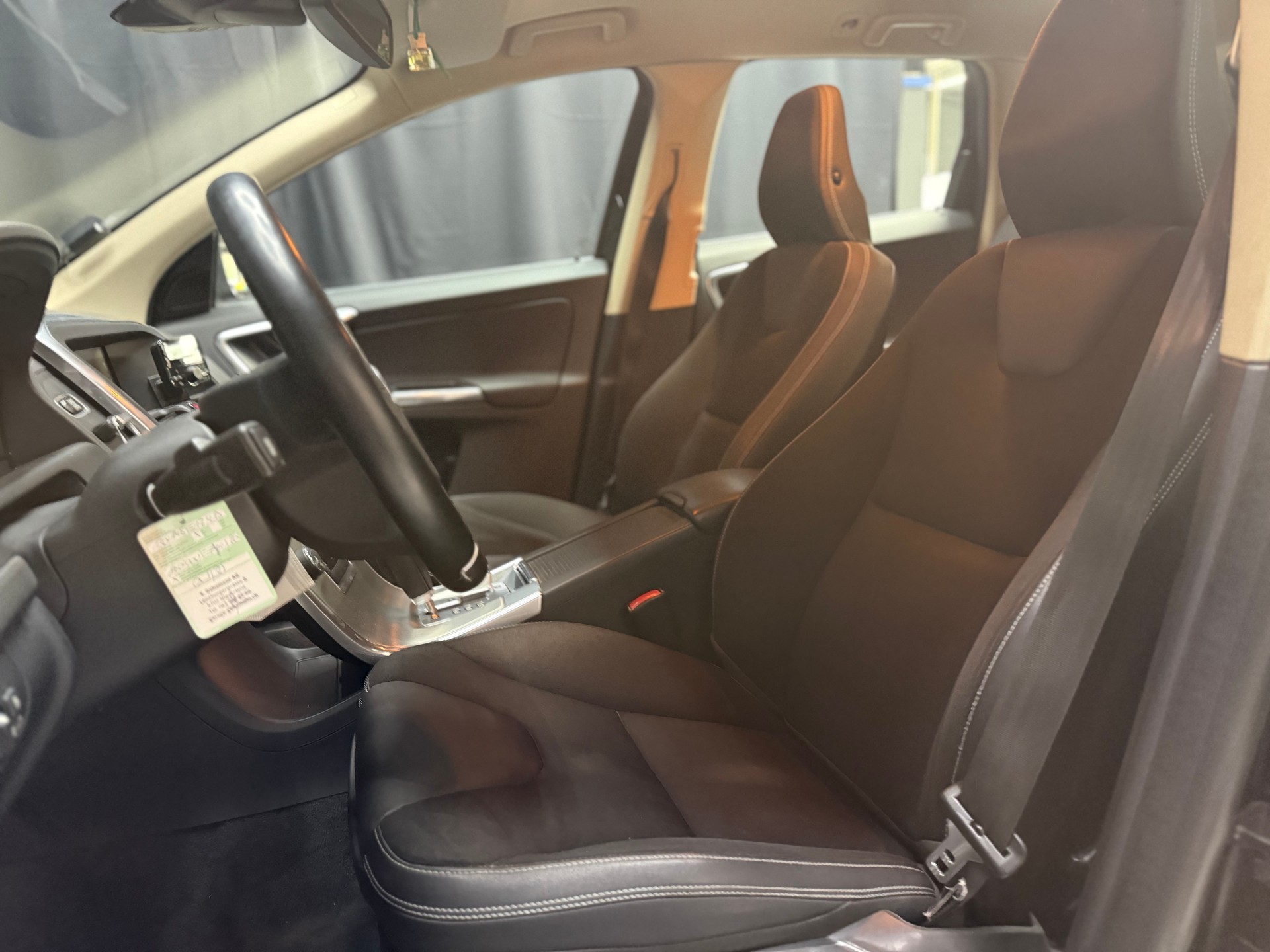 VOLVO XC60 D3 AWD Kinetic Geartronic-image-7