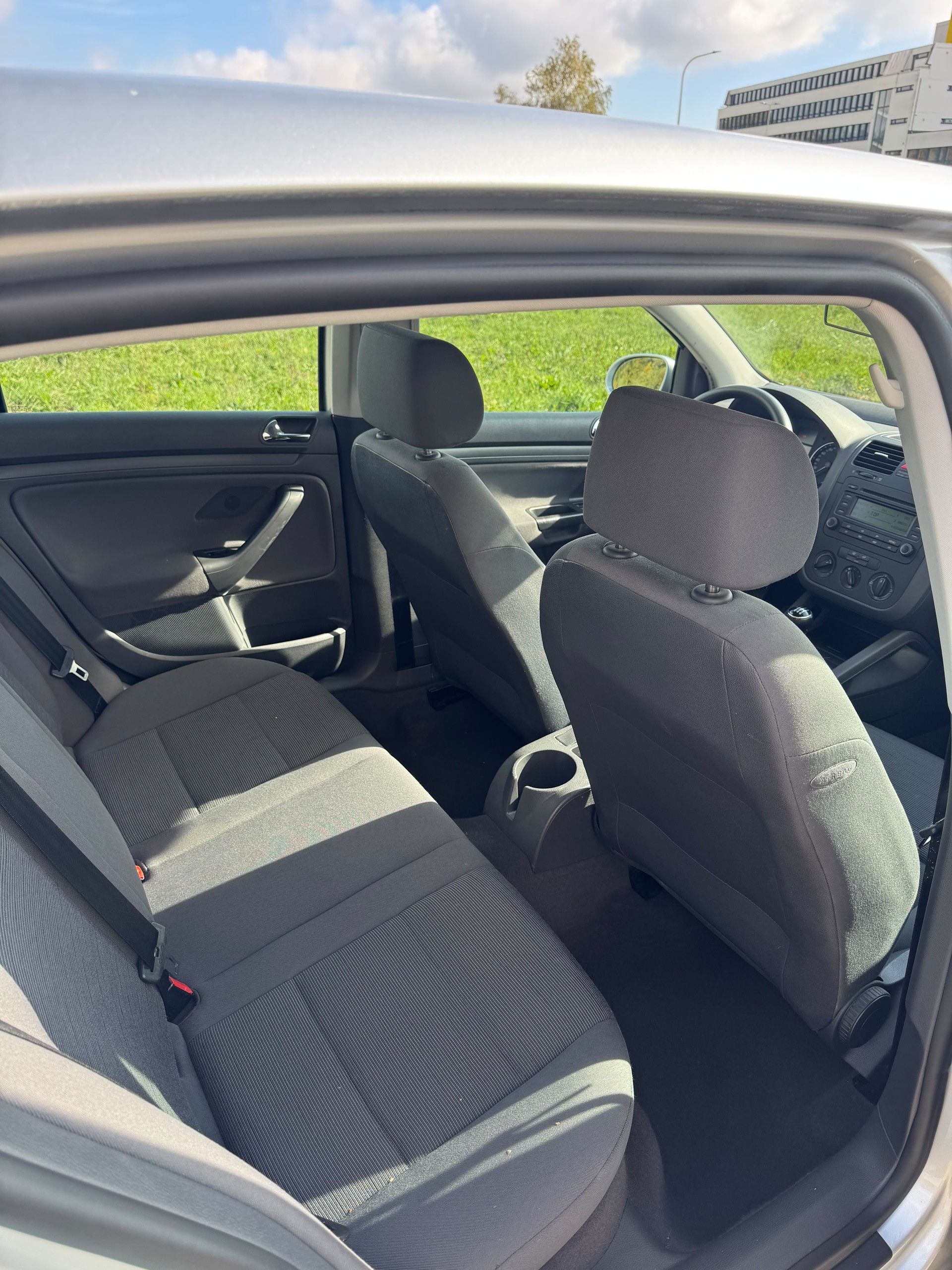 VW Golf 1.6 FSI Comfortline Mit Frisch MFK und Service-image-12