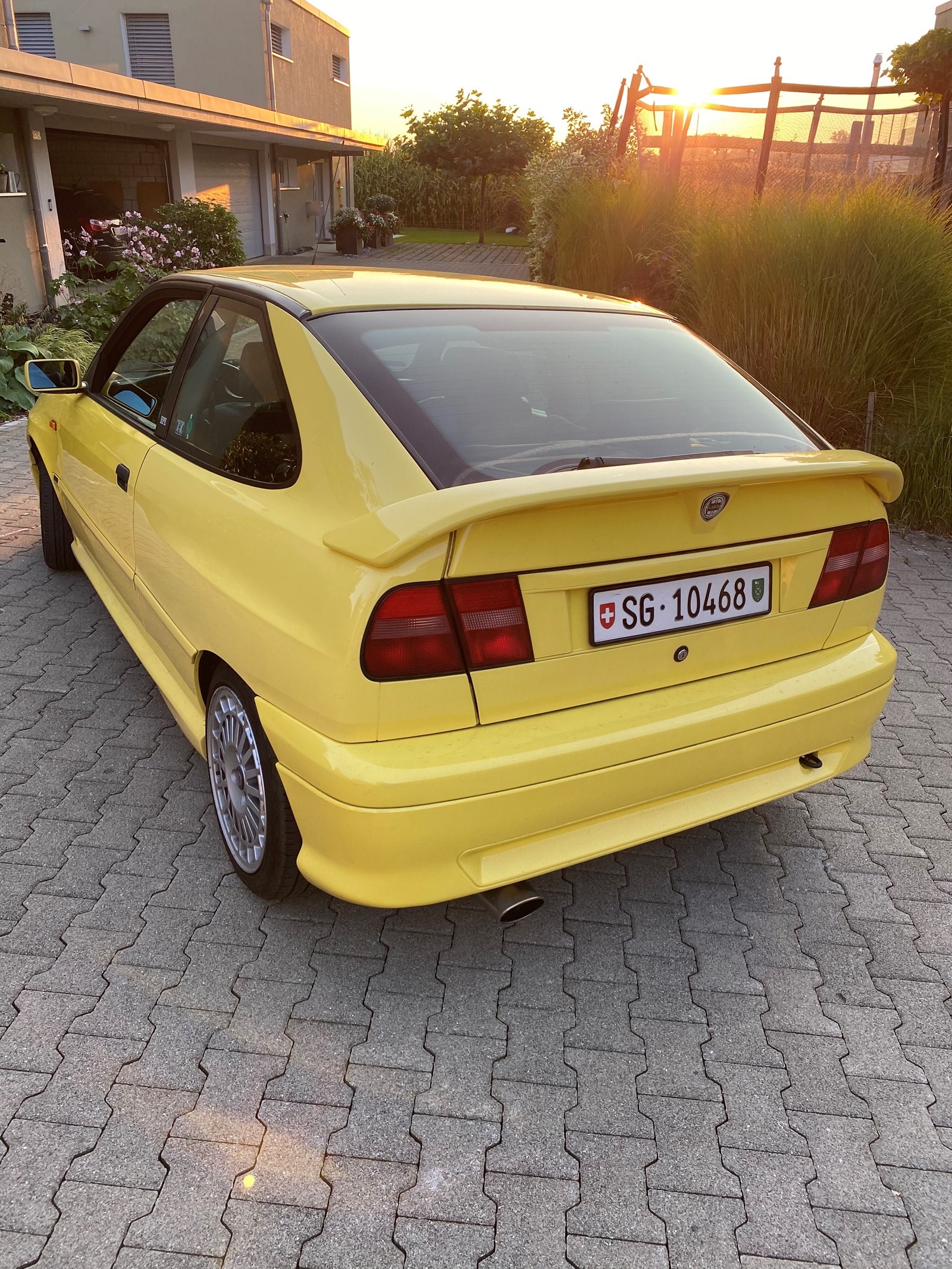 LANCIA Delta HPE 2.0 16V HF-image-2