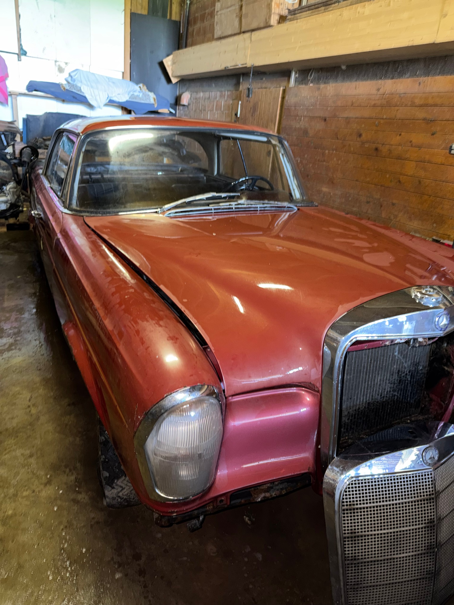 MERCEDES-BENZ 220 Coupé-image-1