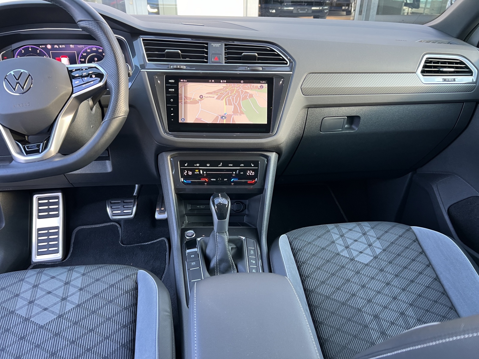 VW Tiguan 2.0TSI R-Line 4Motion DSG-image-9