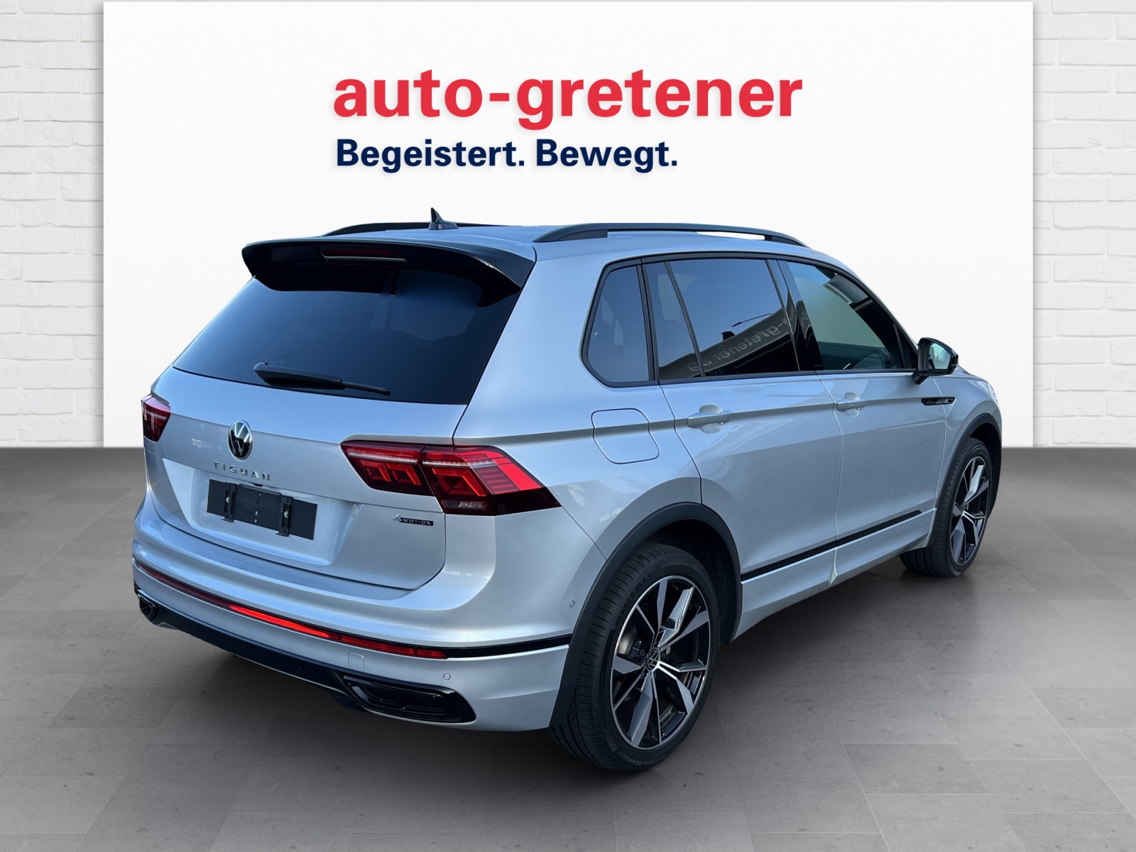 VW Tiguan 2.0TSI R-Line 4Motion DSG-image-2