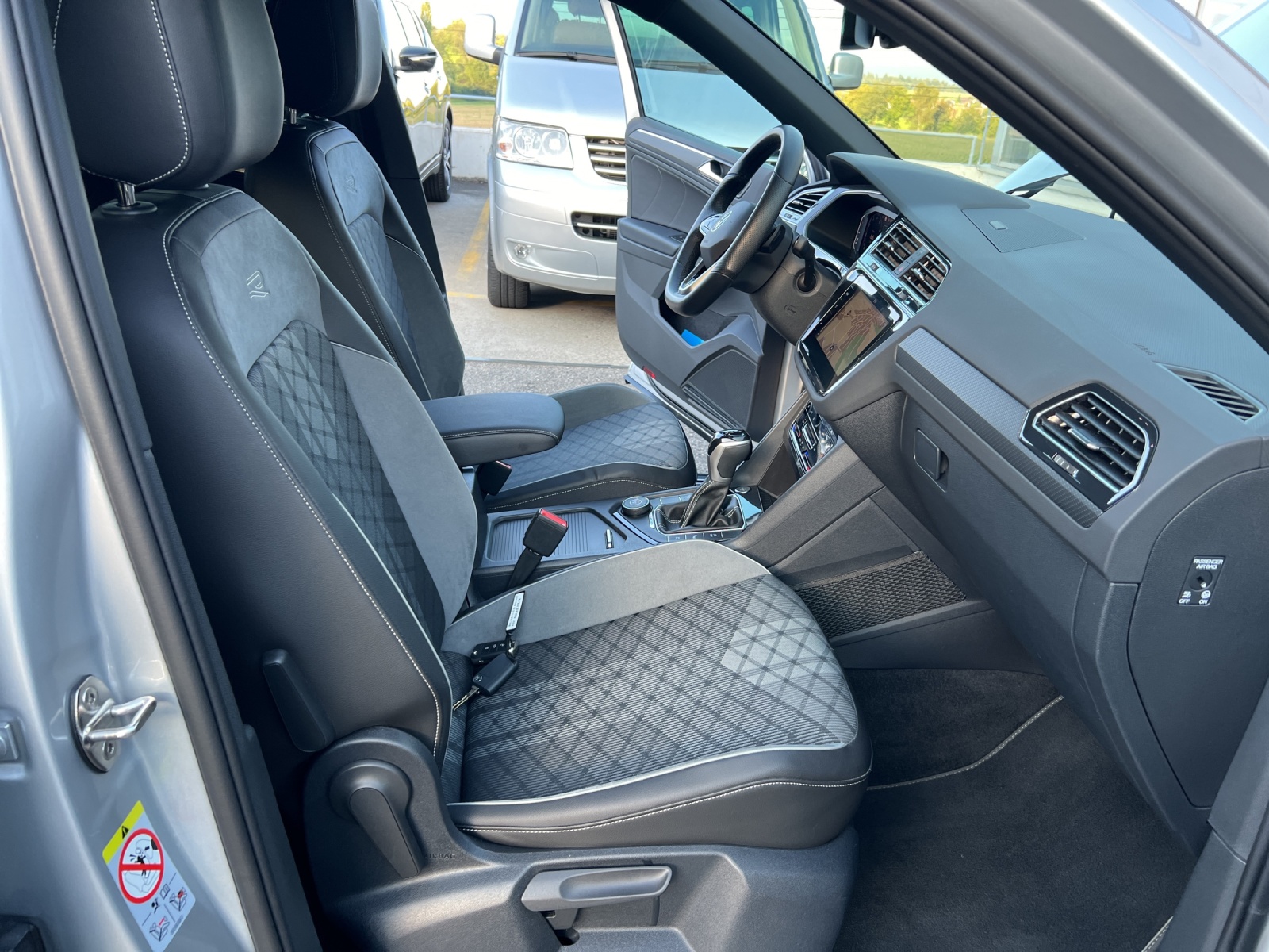 VW Tiguan 2.0TSI R-Line 4Motion DSG-image-12