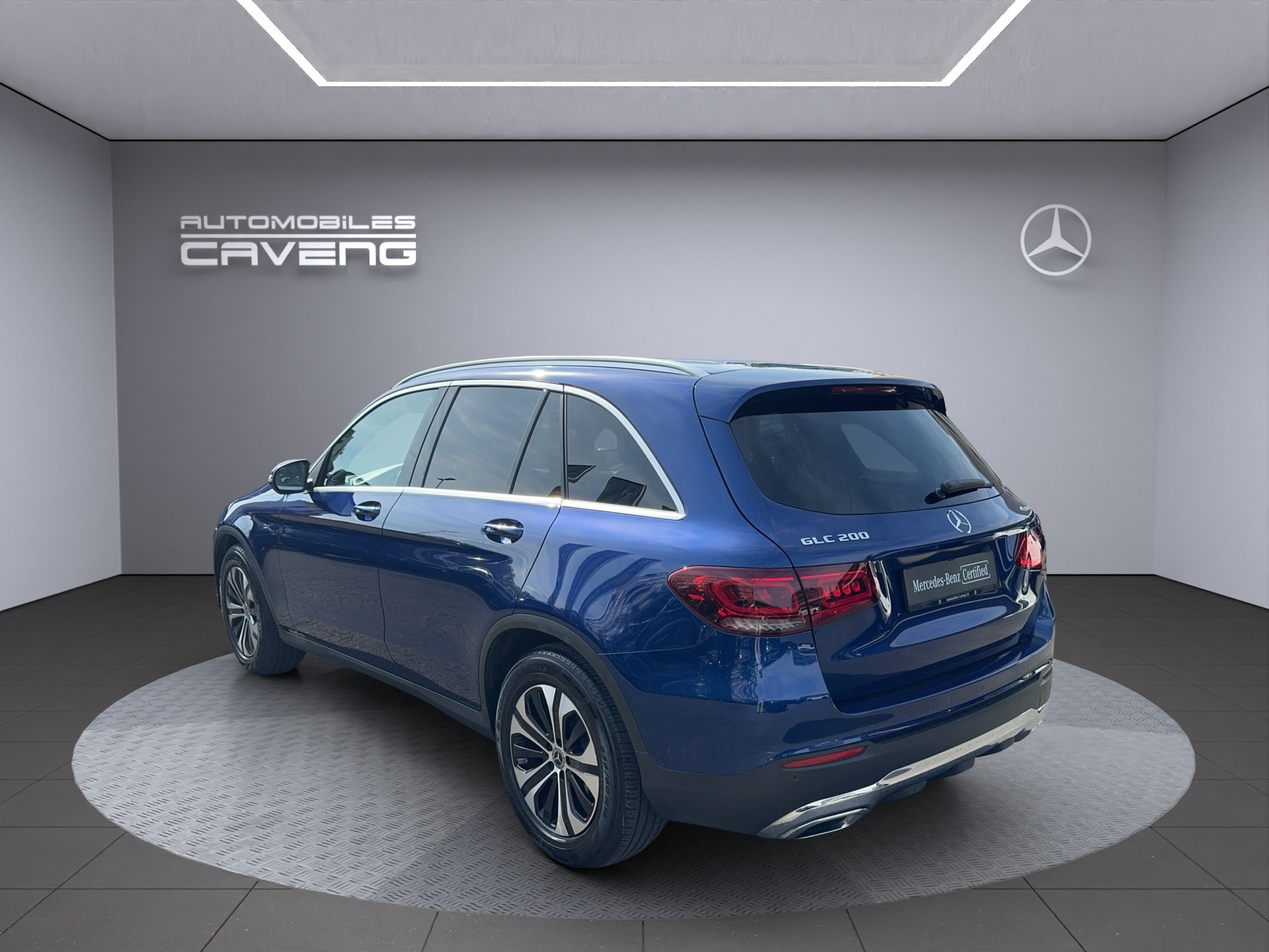 MERCEDES-BENZ GLC 200 AMG Line 4Matic 9G-Tronic-image-2