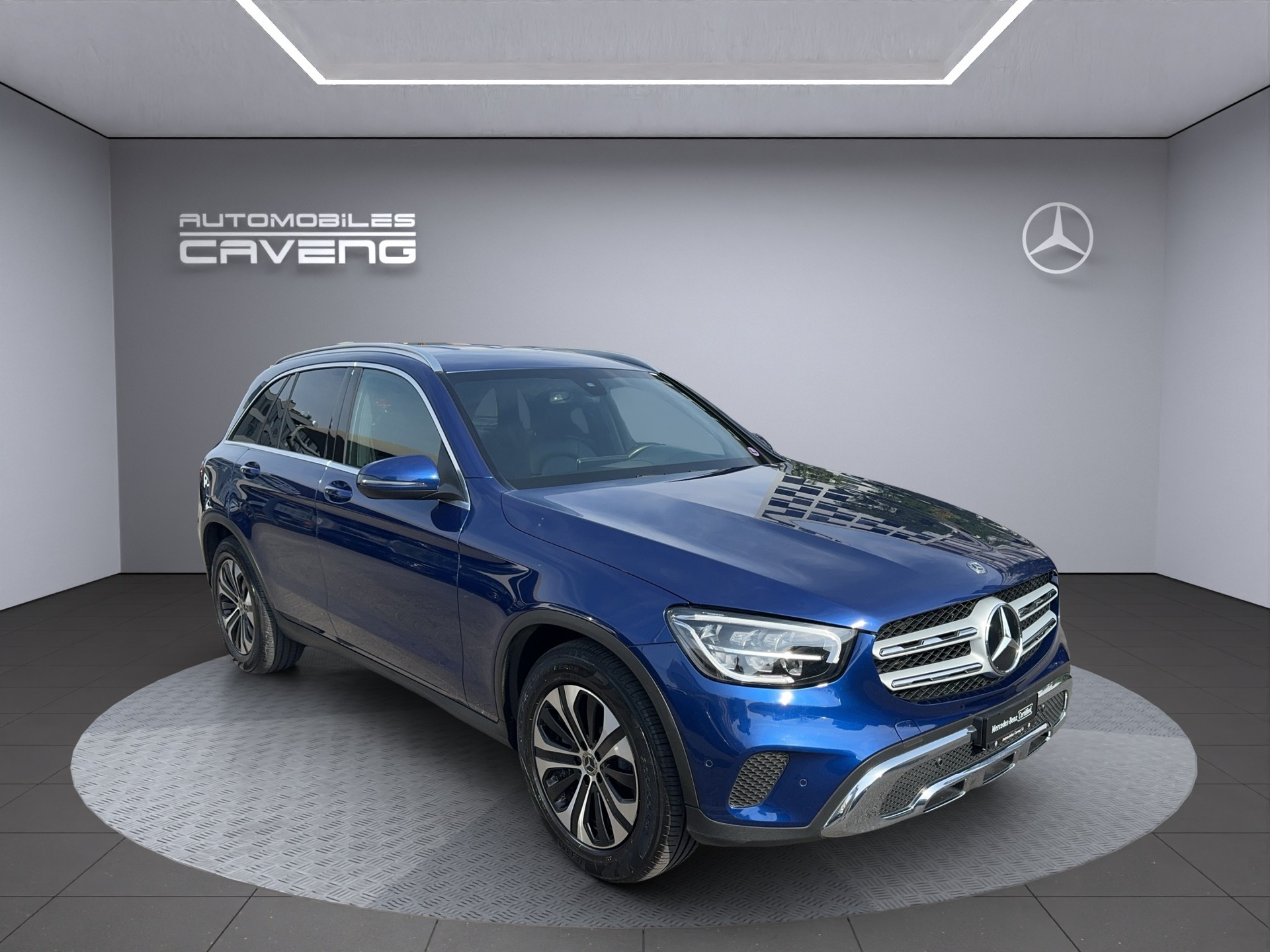 MERCEDES-BENZ GLC 200 AMG Line 4Matic 9G-Tronic-image-6