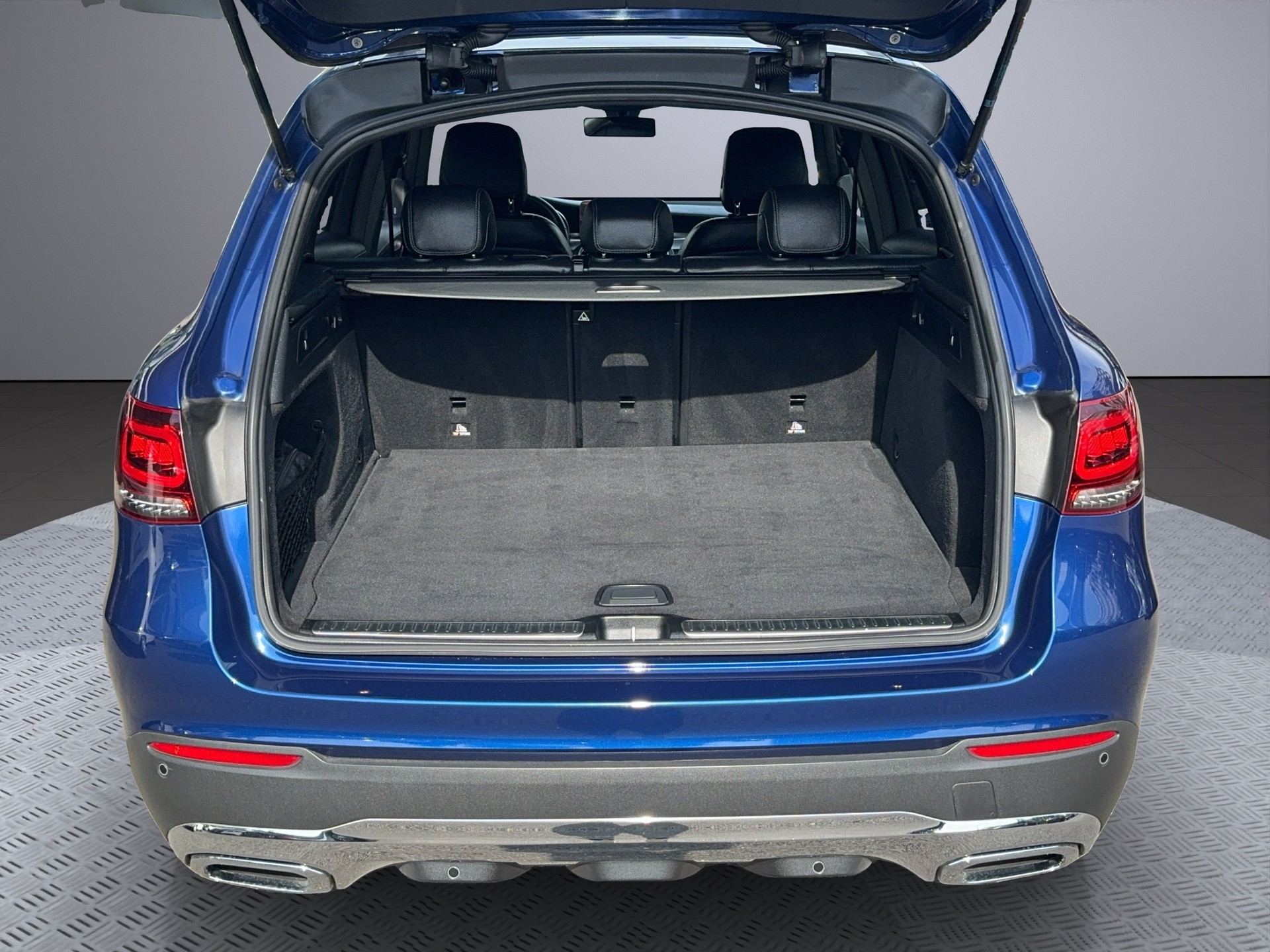 MERCEDES-BENZ GLC 200 AMG Line 4Matic 9G-Tronic-image-15