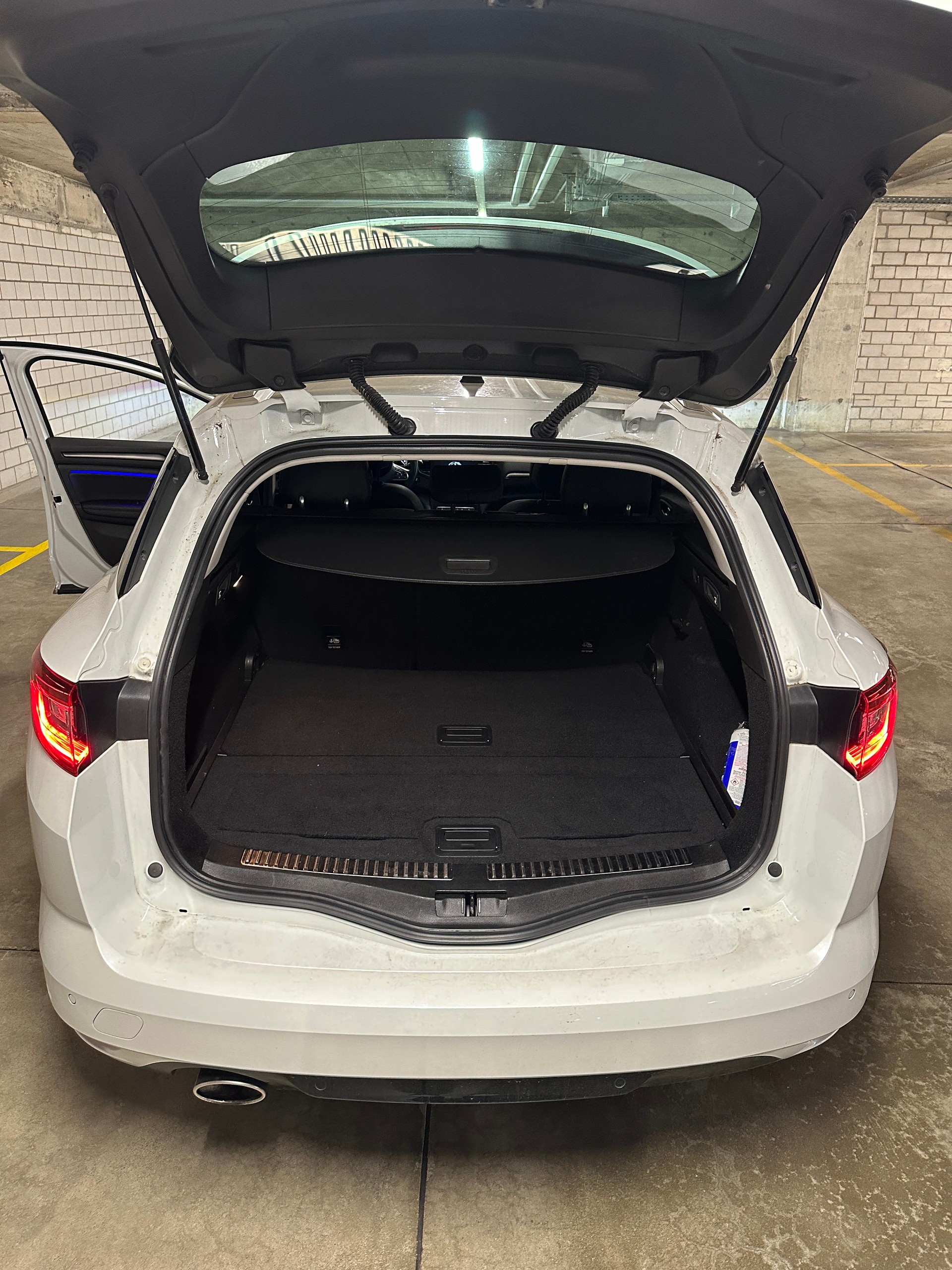 RENAULT Mégane Grandtour 1.6 dCi 90th Anniversary SITZHEIZUNG / LEDERPAKET-image-9