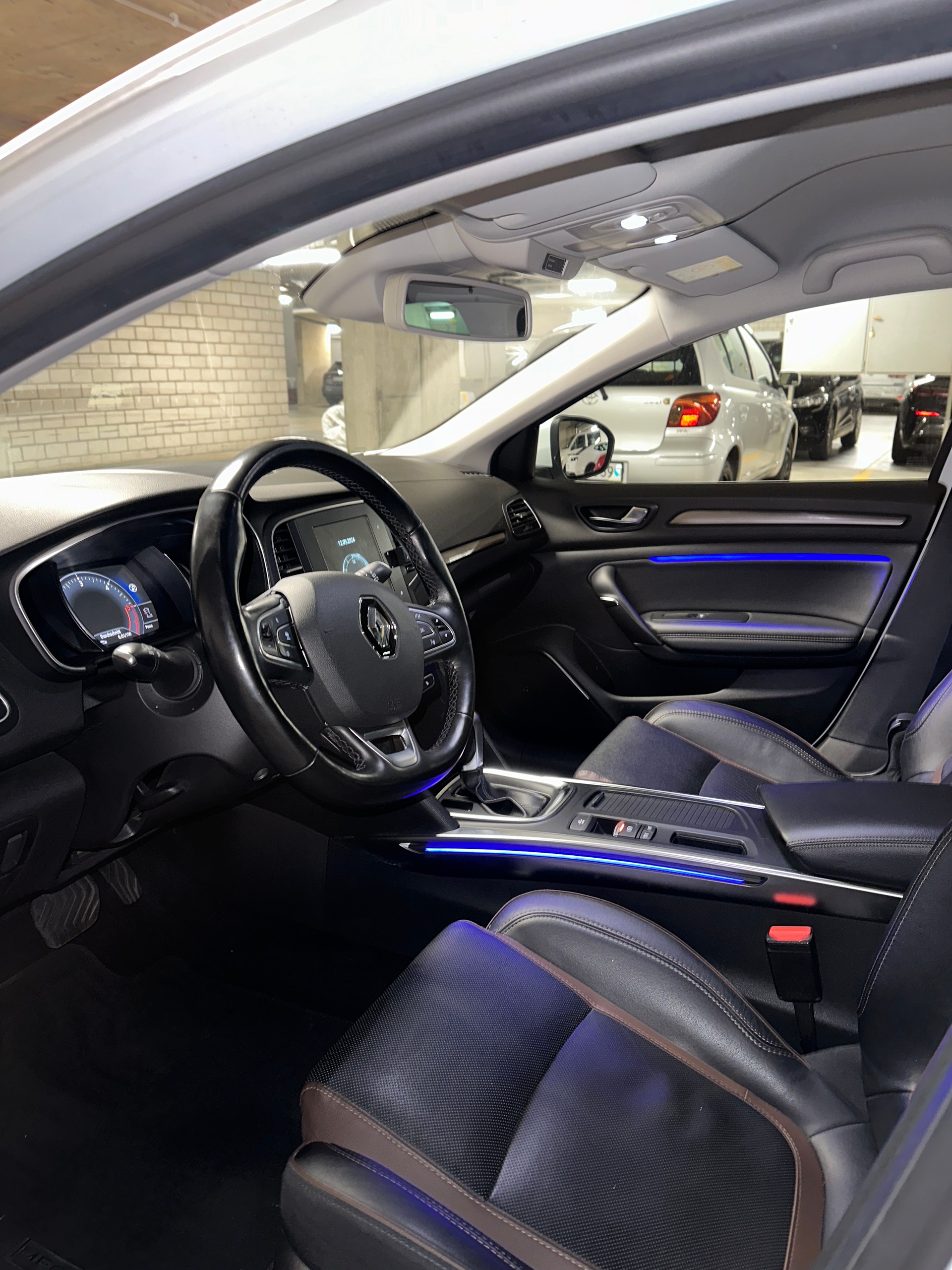 RENAULT Mégane Grandtour 1.6 dCi 90th Anniversary SITZHEIZUNG / LEDERPAKET-image-5