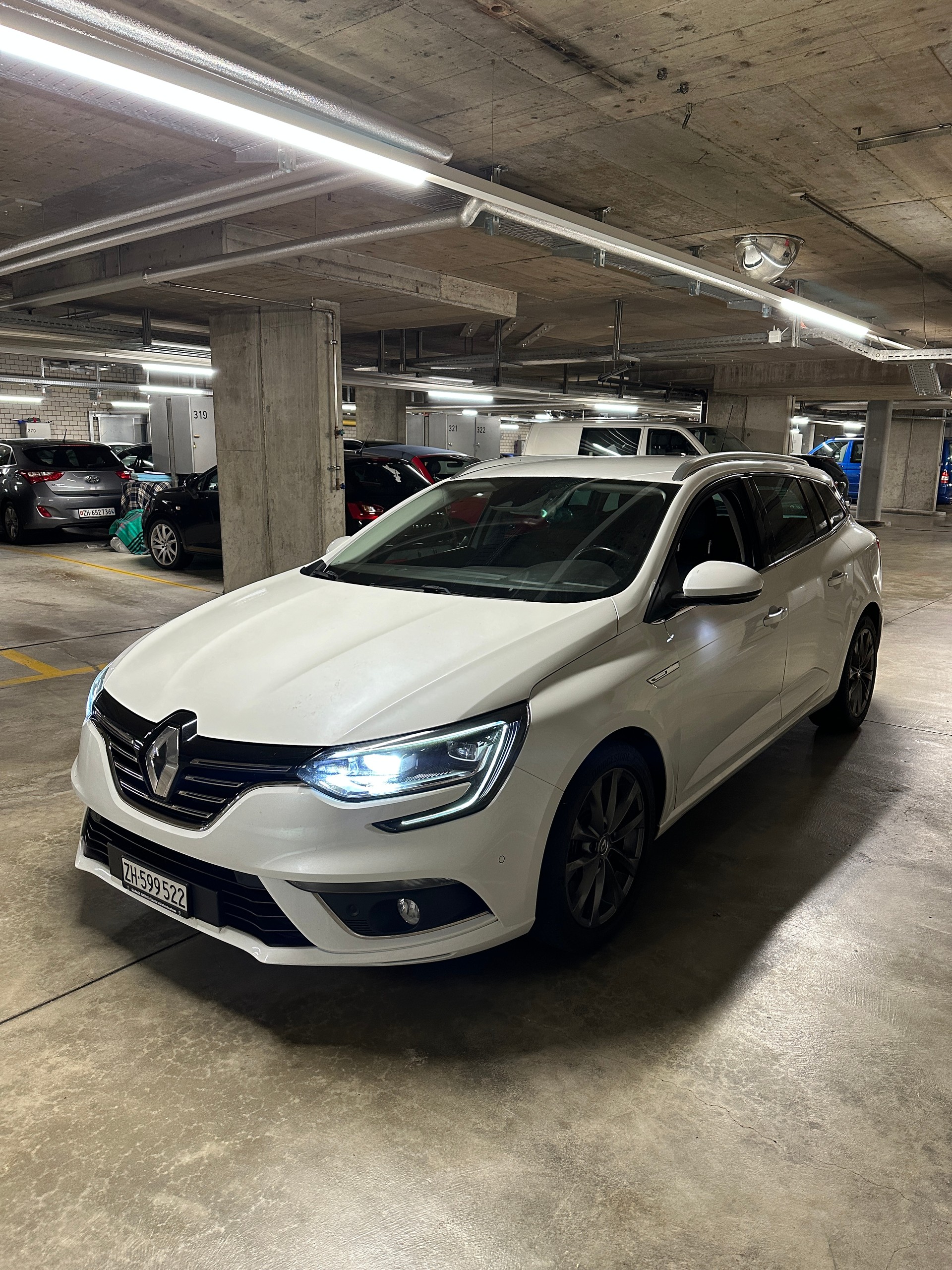 RENAULT Mégane Grandtour 1.6 dCi 90th Anniversary SITZHEIZUNG / LEDERPAKET-image-1