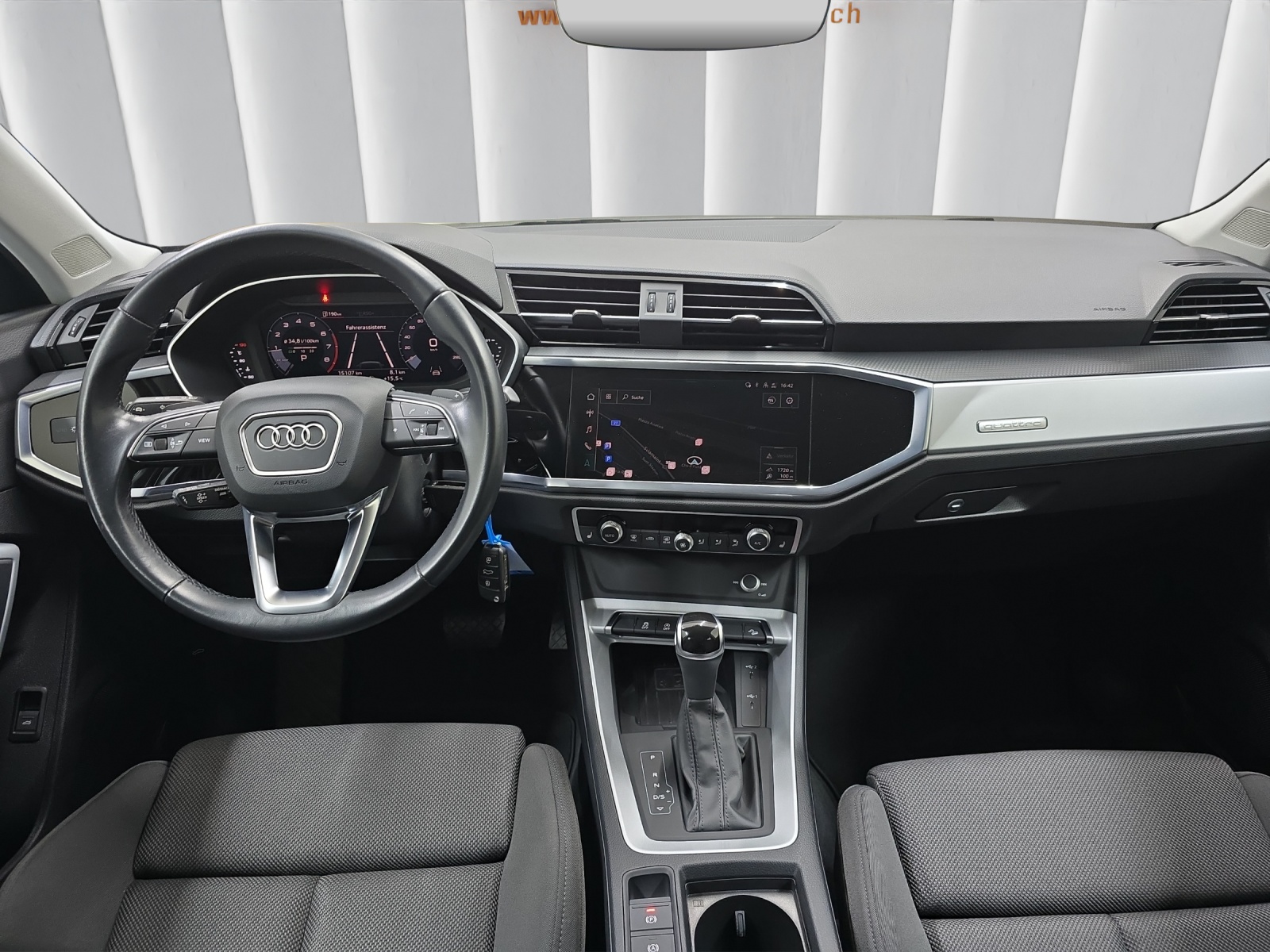 AUDI Q3 2.0 40 TFSI S line quattro S-Tronic-image-8