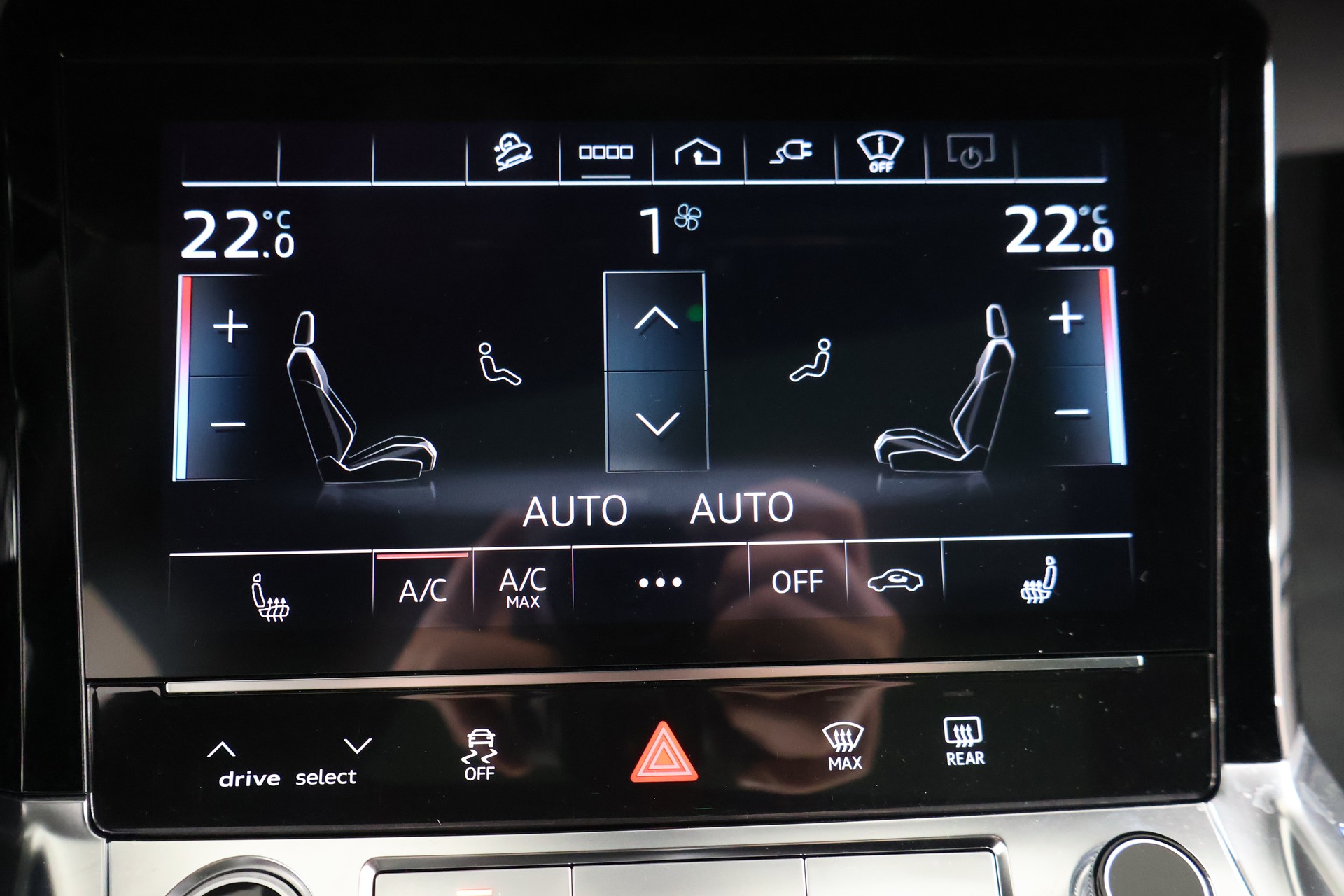 AUDI e-tron 55 Sportback S Line Black Edition quattro-image-22