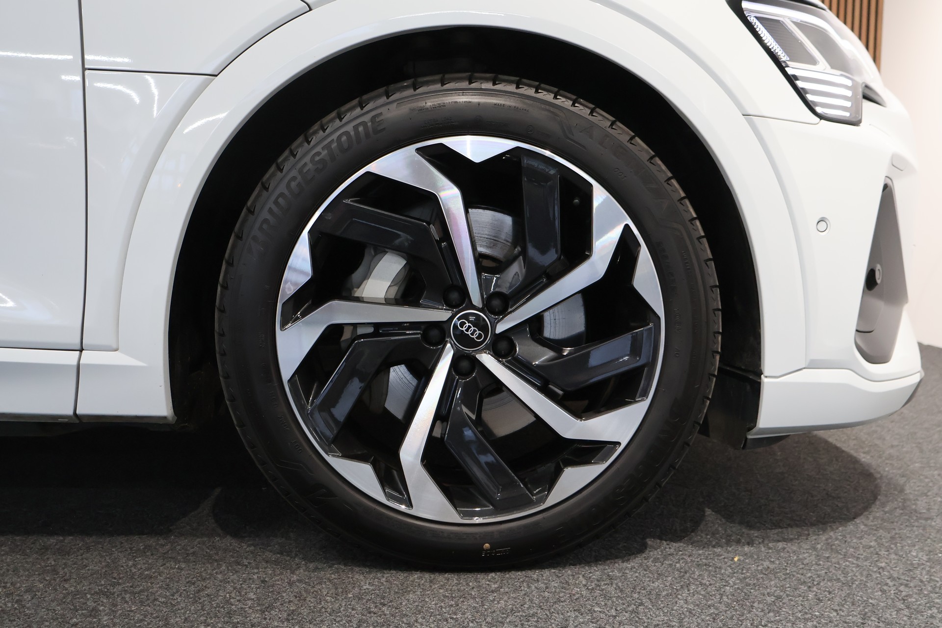 AUDI e-tron 55 Sportback S Line Black Edition quattro-image-28