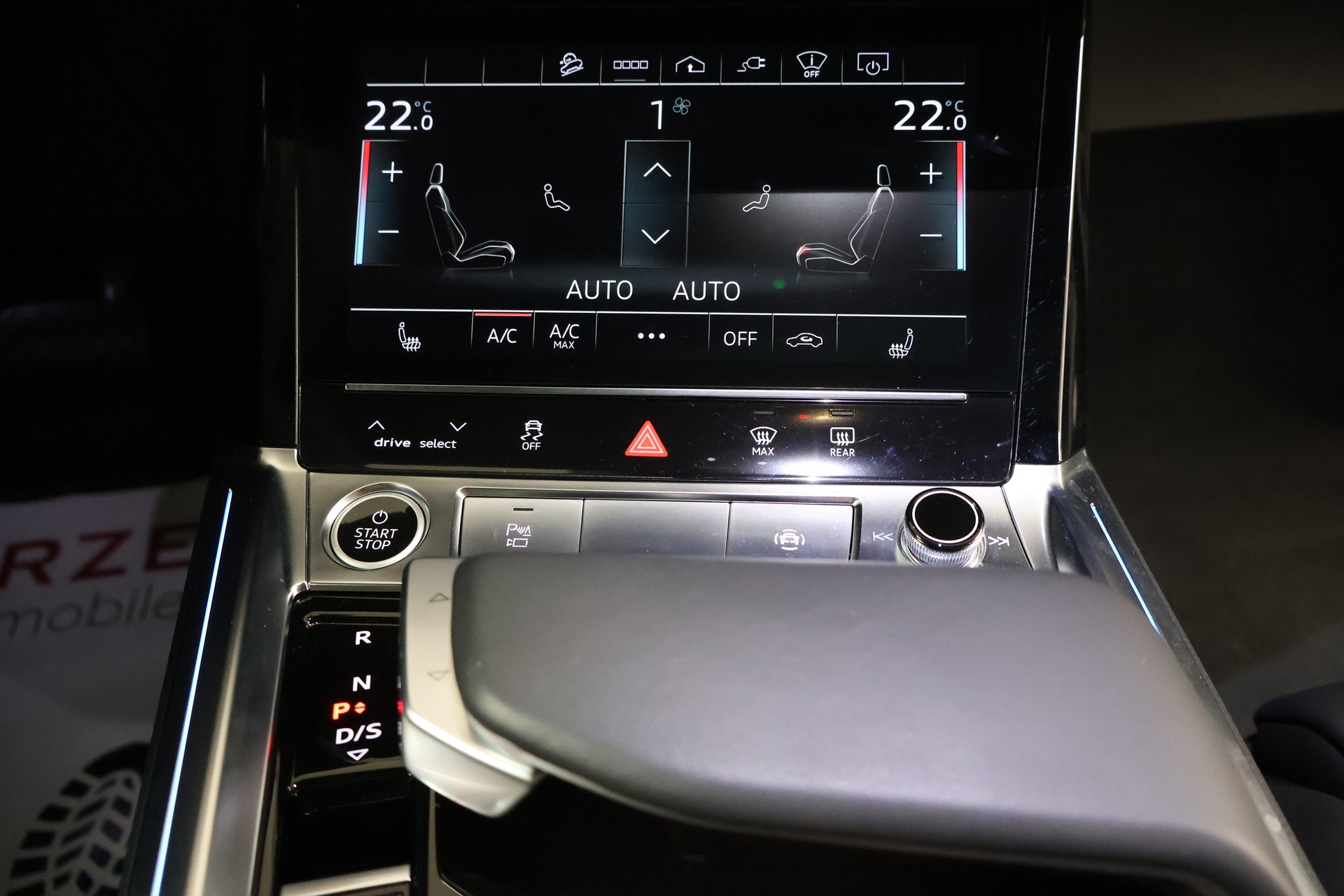AUDI e-tron 55 Sportback S Line Black Edition quattro-image-19