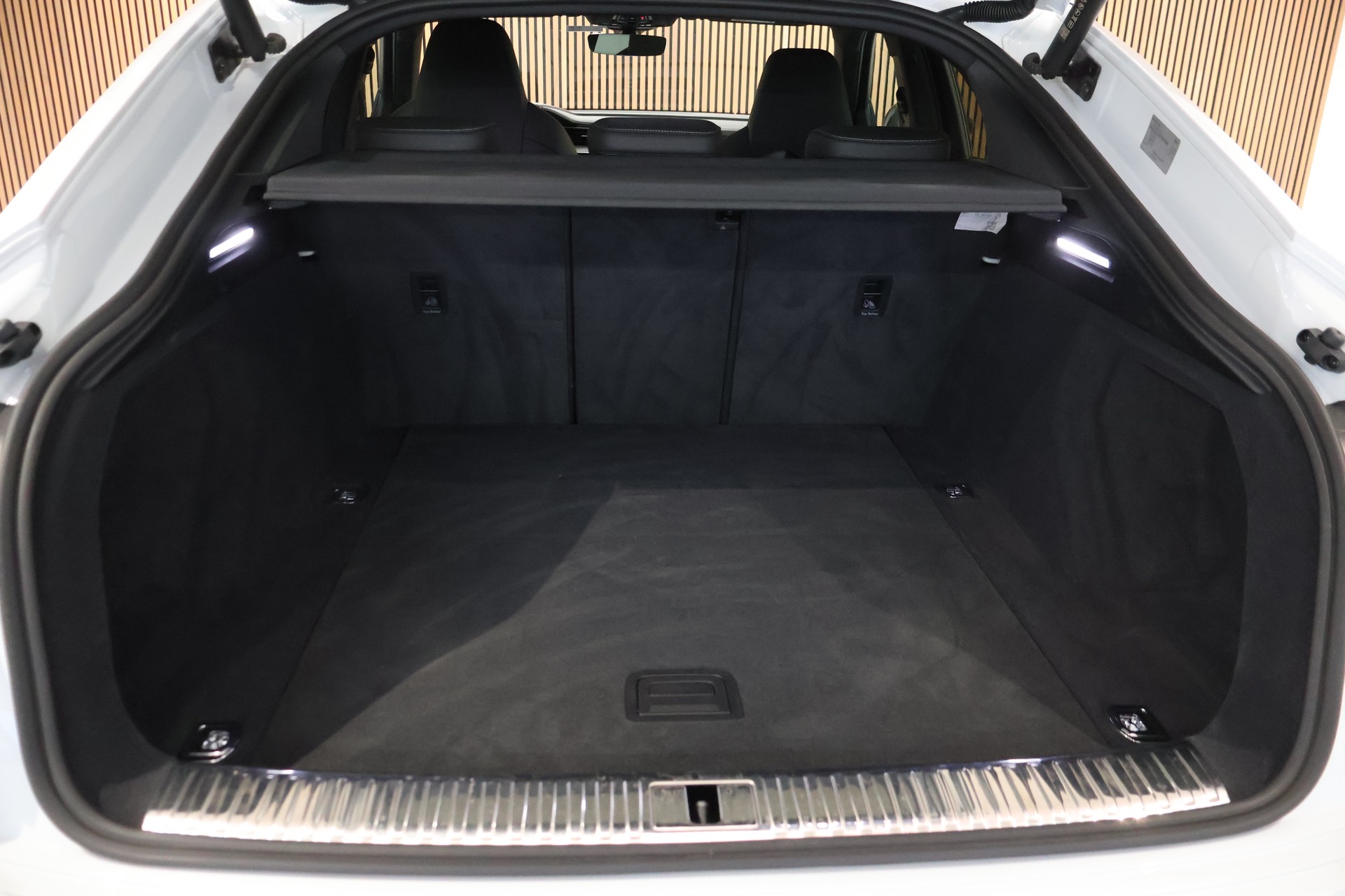AUDI e-tron 55 Sportback S Line Black Edition quattro-image-11