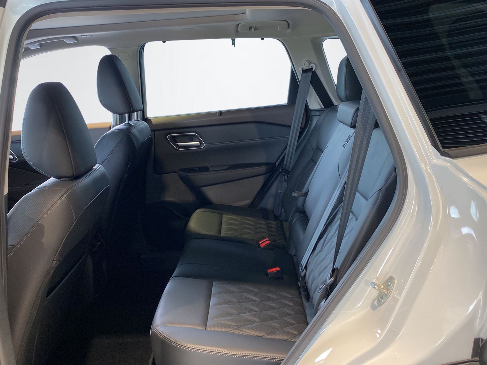 NISSAN X-Trail 1.5 VC-T Tekna+ e-4orce-image-10