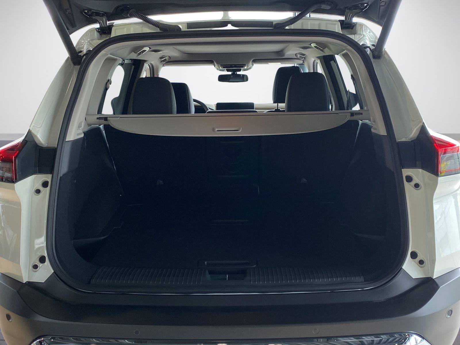 NISSAN X-Trail 1.5 VC-T Tekna+ e-4orce-image-5