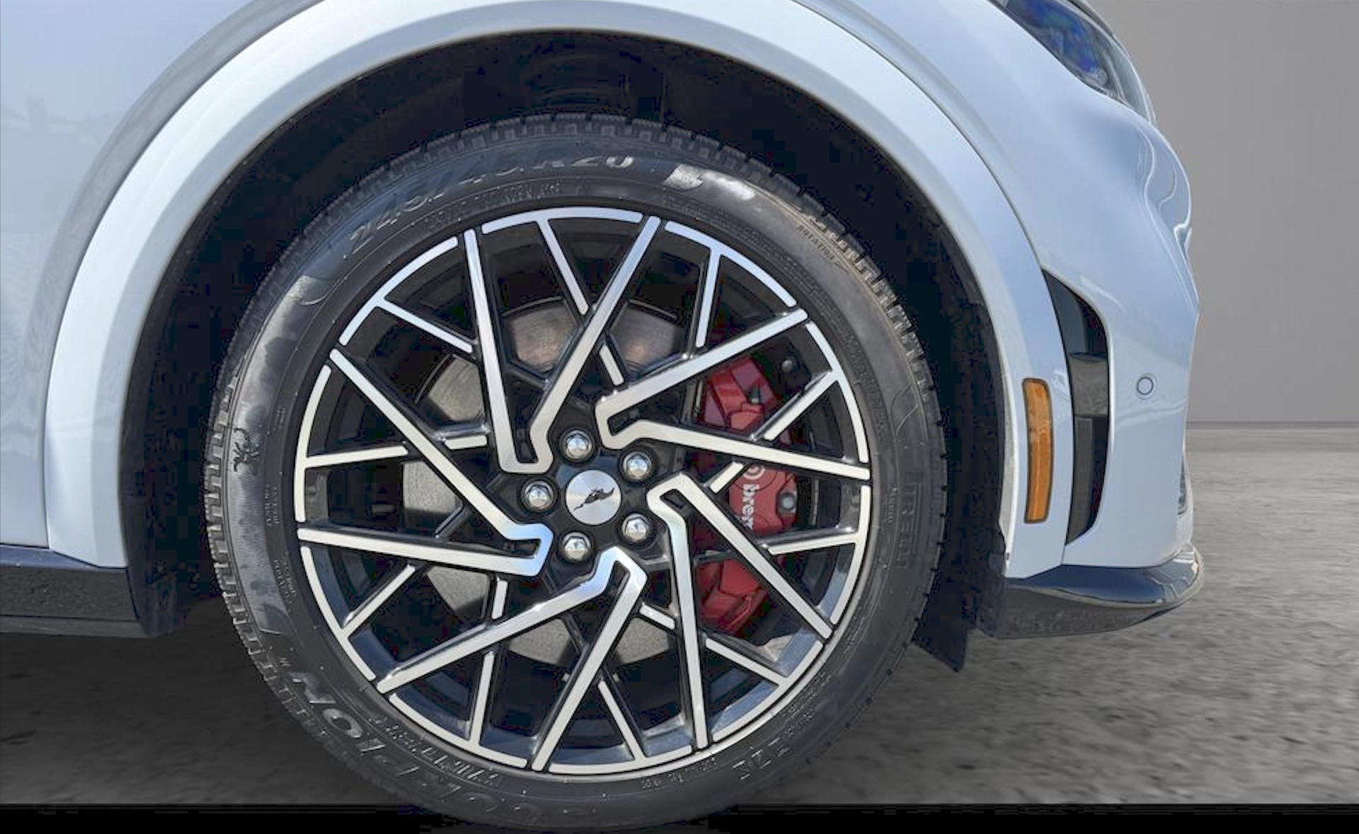 FORD Mustang Mach-E Extended GT AWD (CH-Fahrzeug)-image-14
