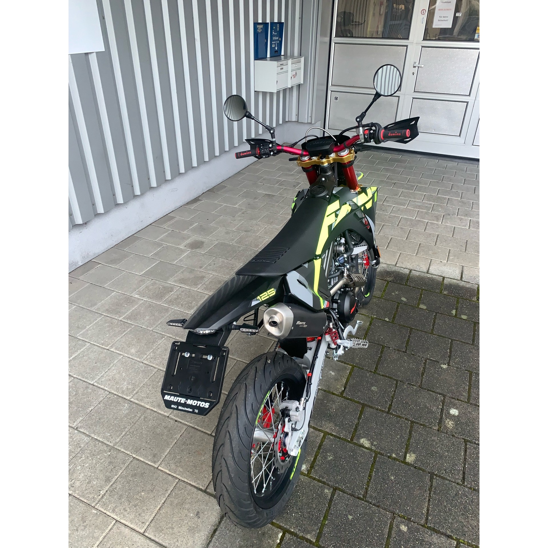 FANTIC XMF 125 Motard Competition-image-9