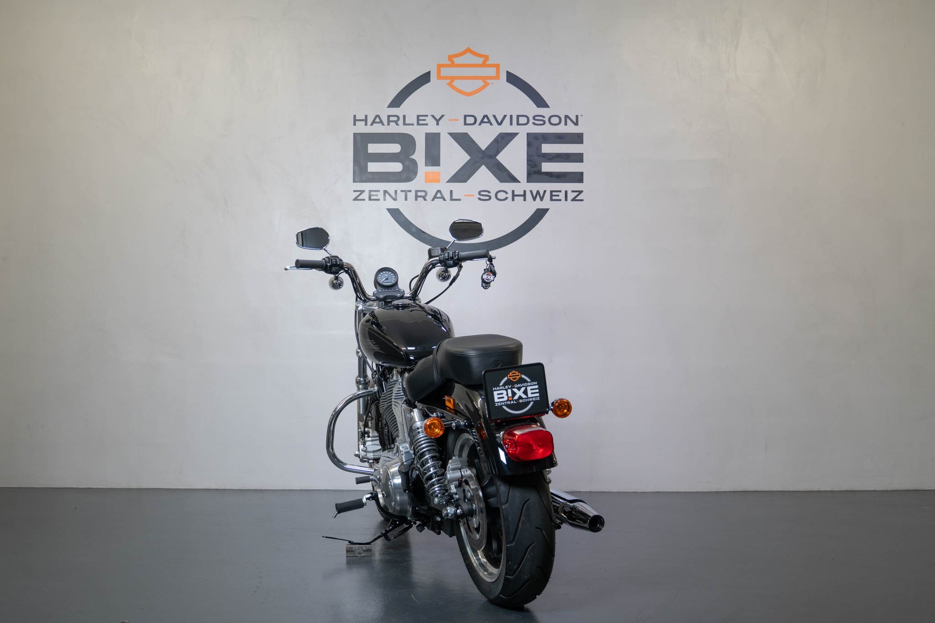 HARLEY-DAVIDSON XL 883 L Sportster Super Low ABS-showroom-element-3