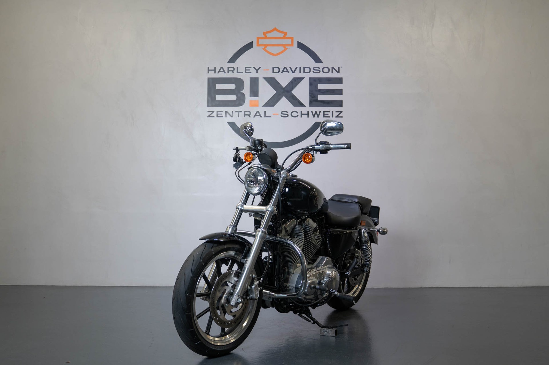 HARLEY-DAVIDSON XL 883 L Sportster Super Low ABS-showroom-element-2