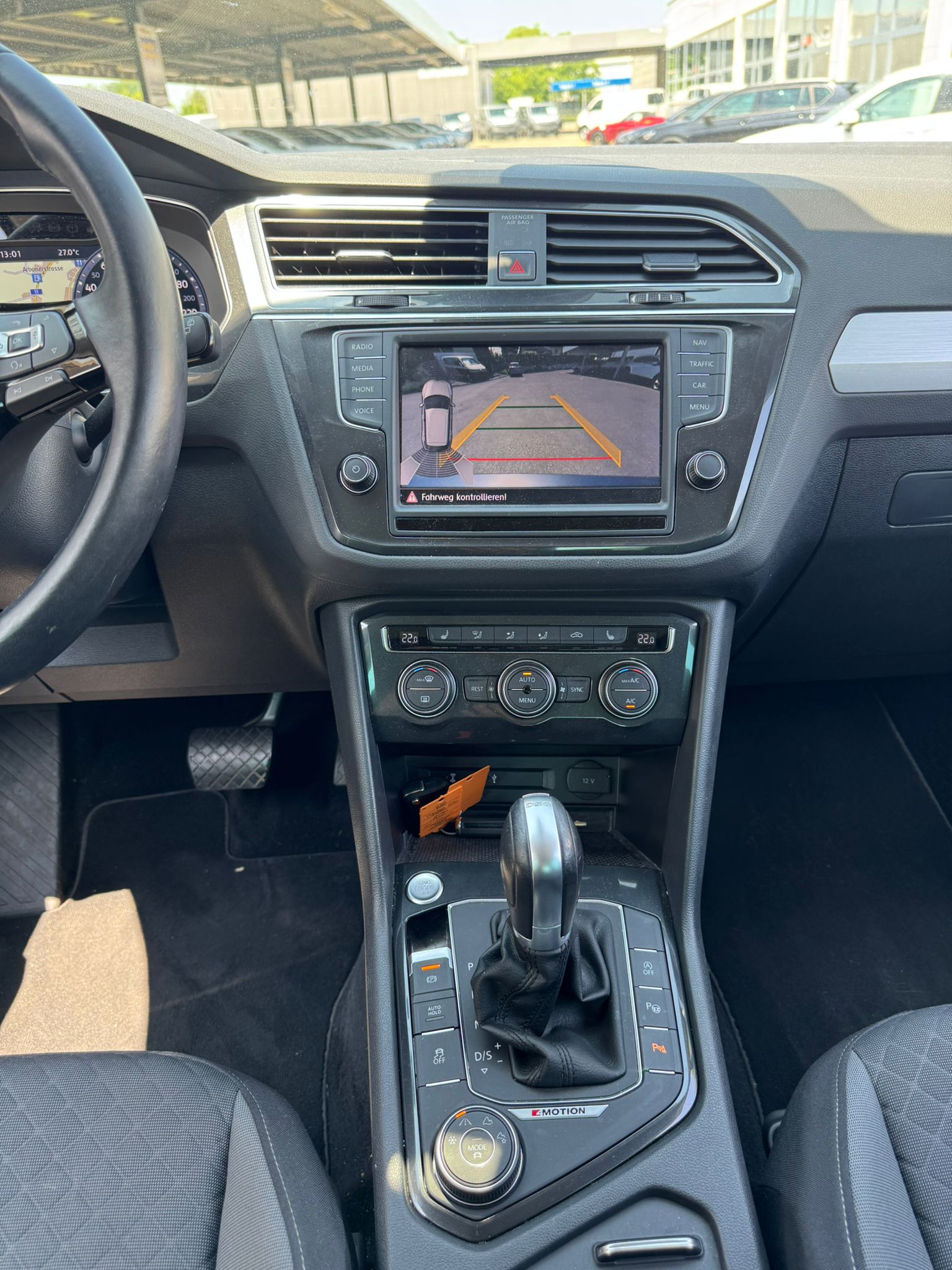 VW Tiguan 2.0 TDI SCR Comfortline 4Motion DSG-image-13