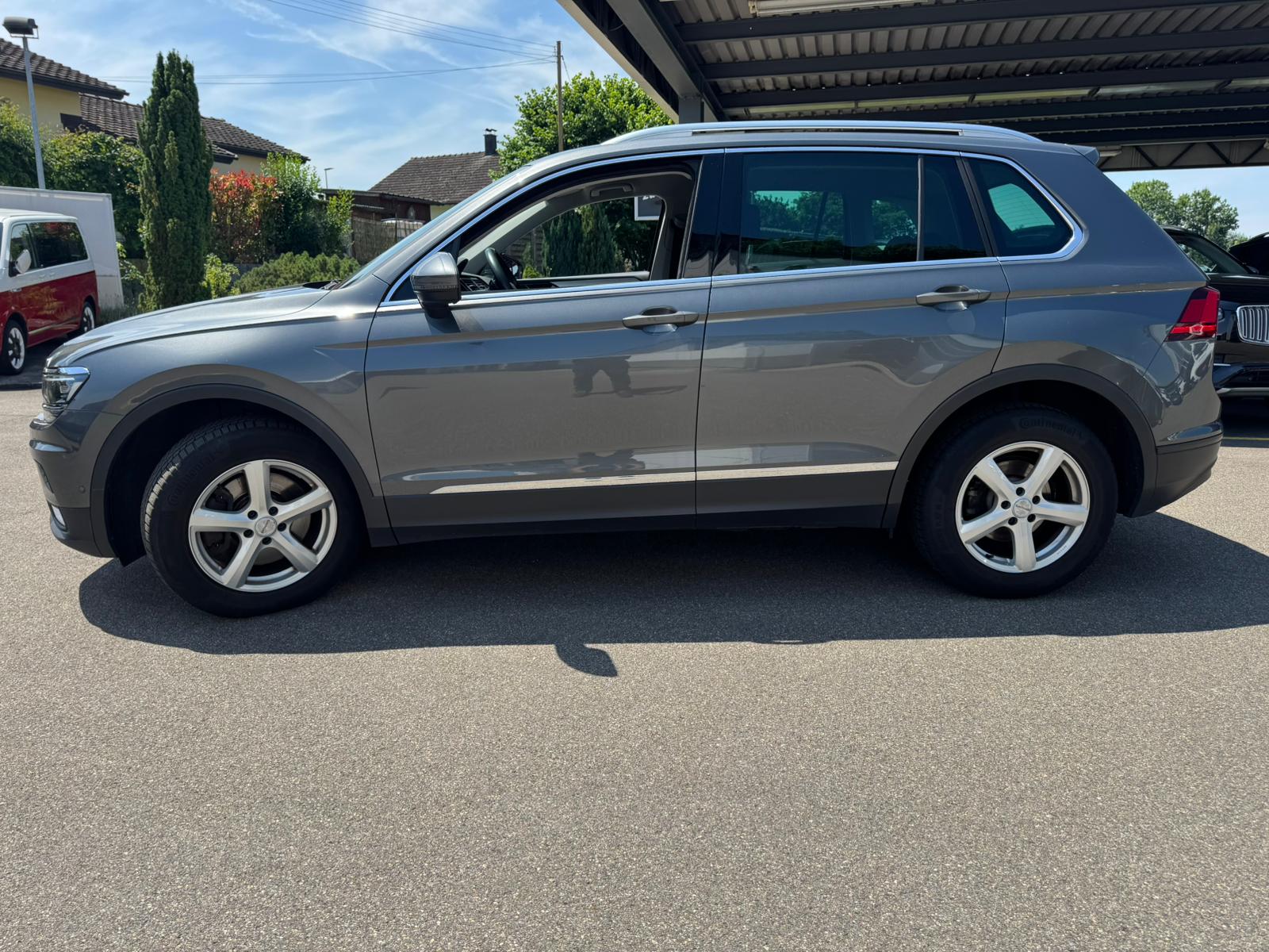 VW Tiguan 2.0 TDI SCR Comfortline 4Motion DSG-image-3