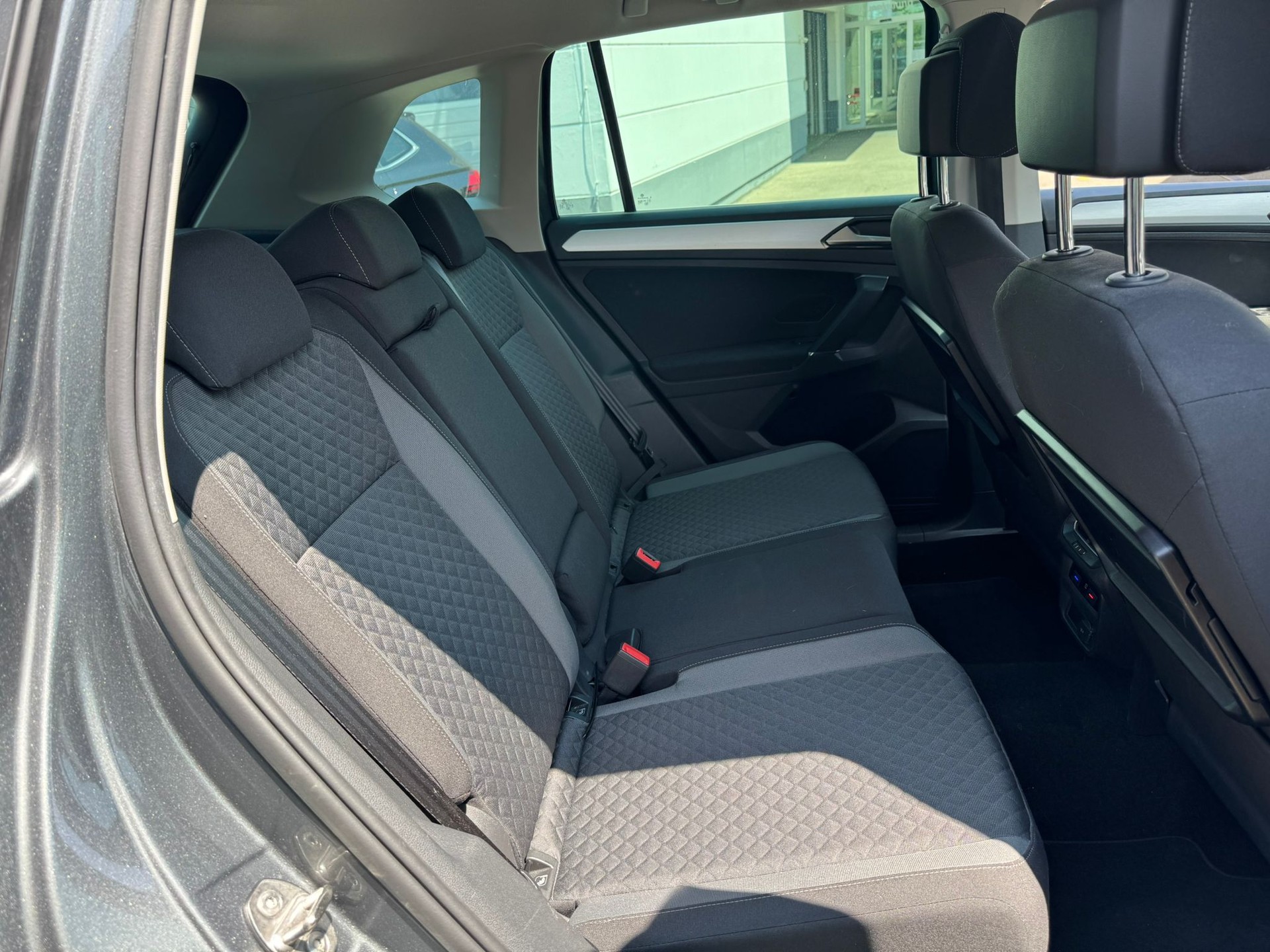 VW Tiguan 2.0 TDI SCR Comfortline 4Motion DSG-image-10