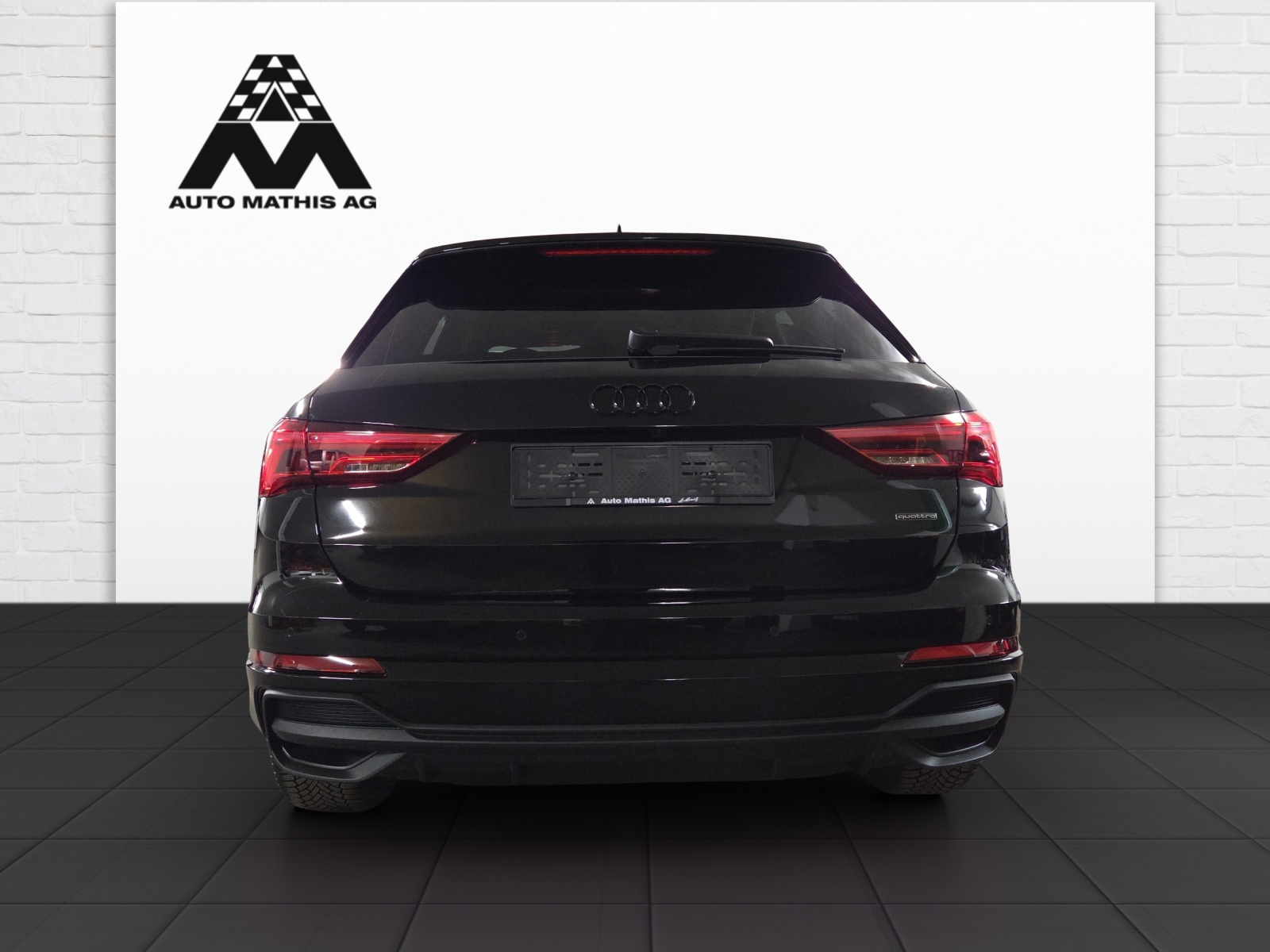 AUDI Q3 45 TFSI S line quattro S-tronic-image-9