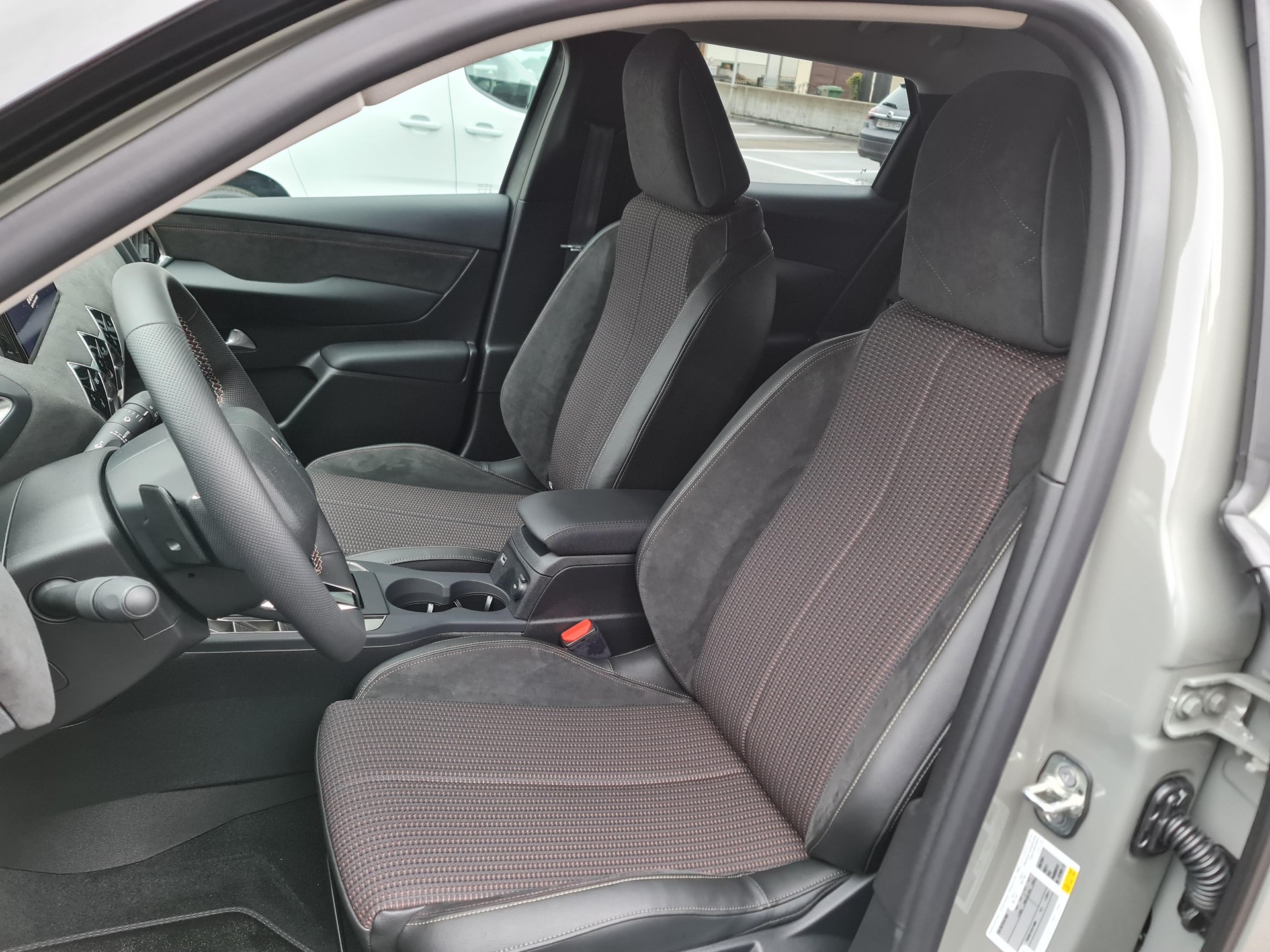 DS AUTOMOBILES 3 1.2 PureTech 130 Performance Line+-image-7