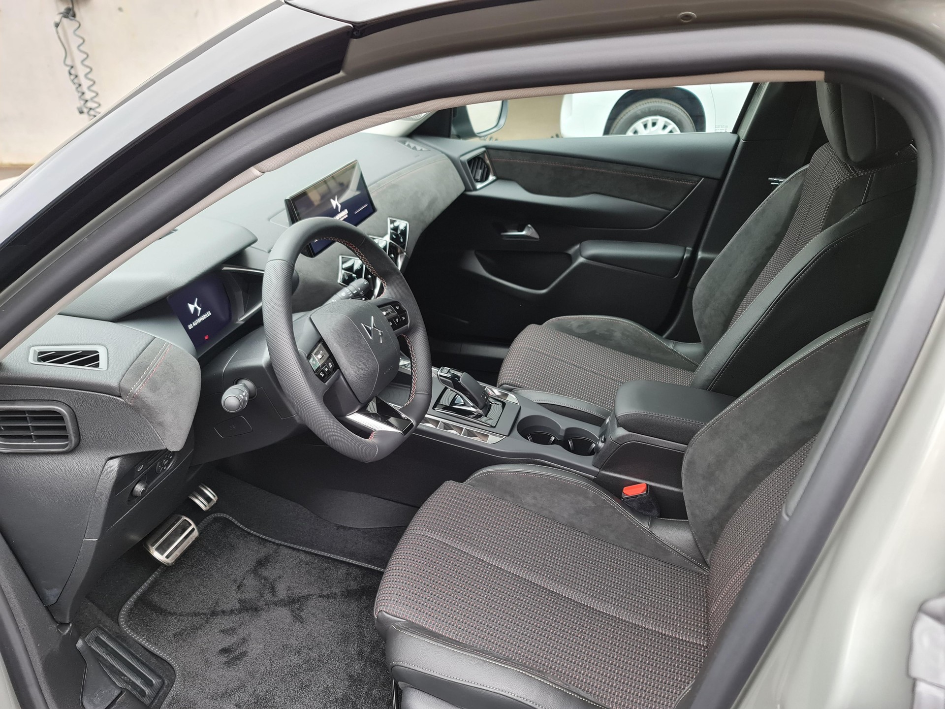DS AUTOMOBILES 3 1.2 PureTech 130 Performance Line+-image-6