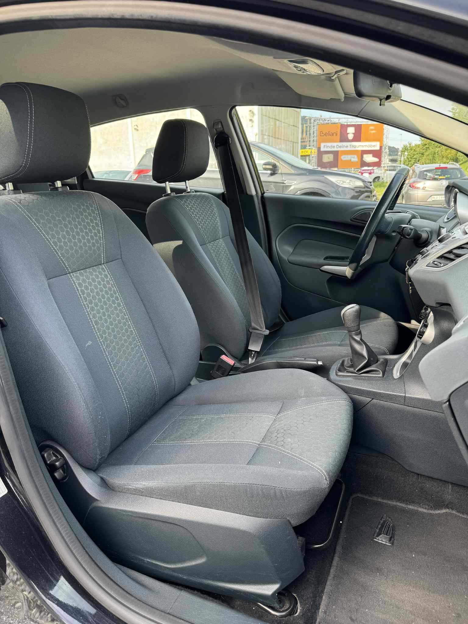 FORD Fiesta 1.4 16V Titanium-image-5